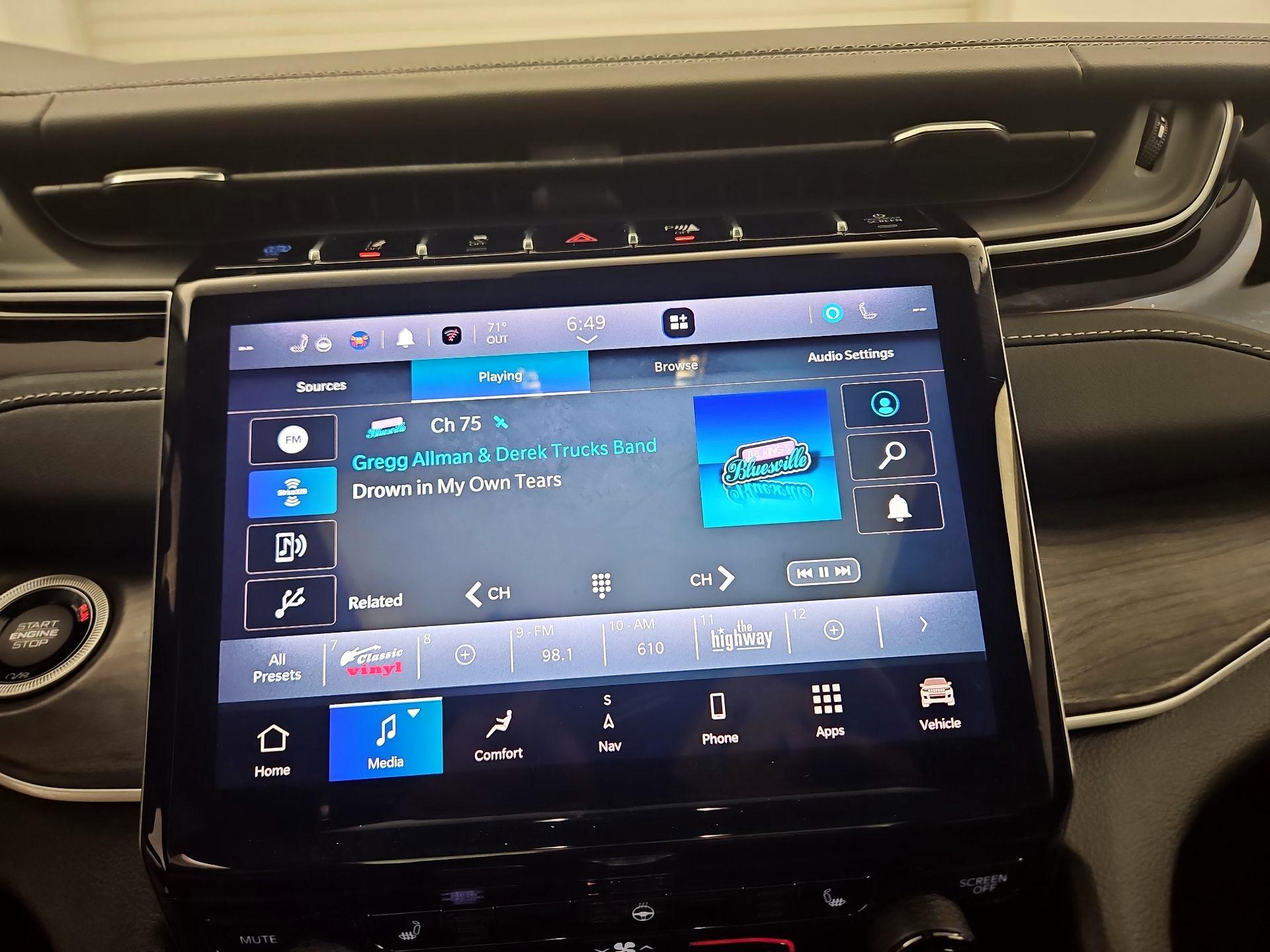 Thumbnail: 2022 Jeep Grand Cherokee - 15