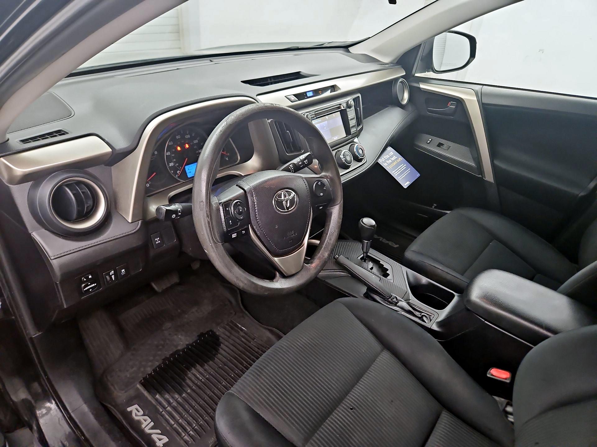 Thumbnail: 2015 Toyota RAV4 - 11