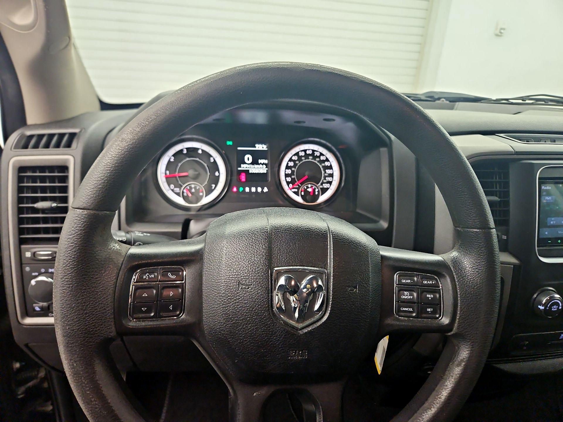 Thumbnail: 2019 RAM 1500 Classic - 10