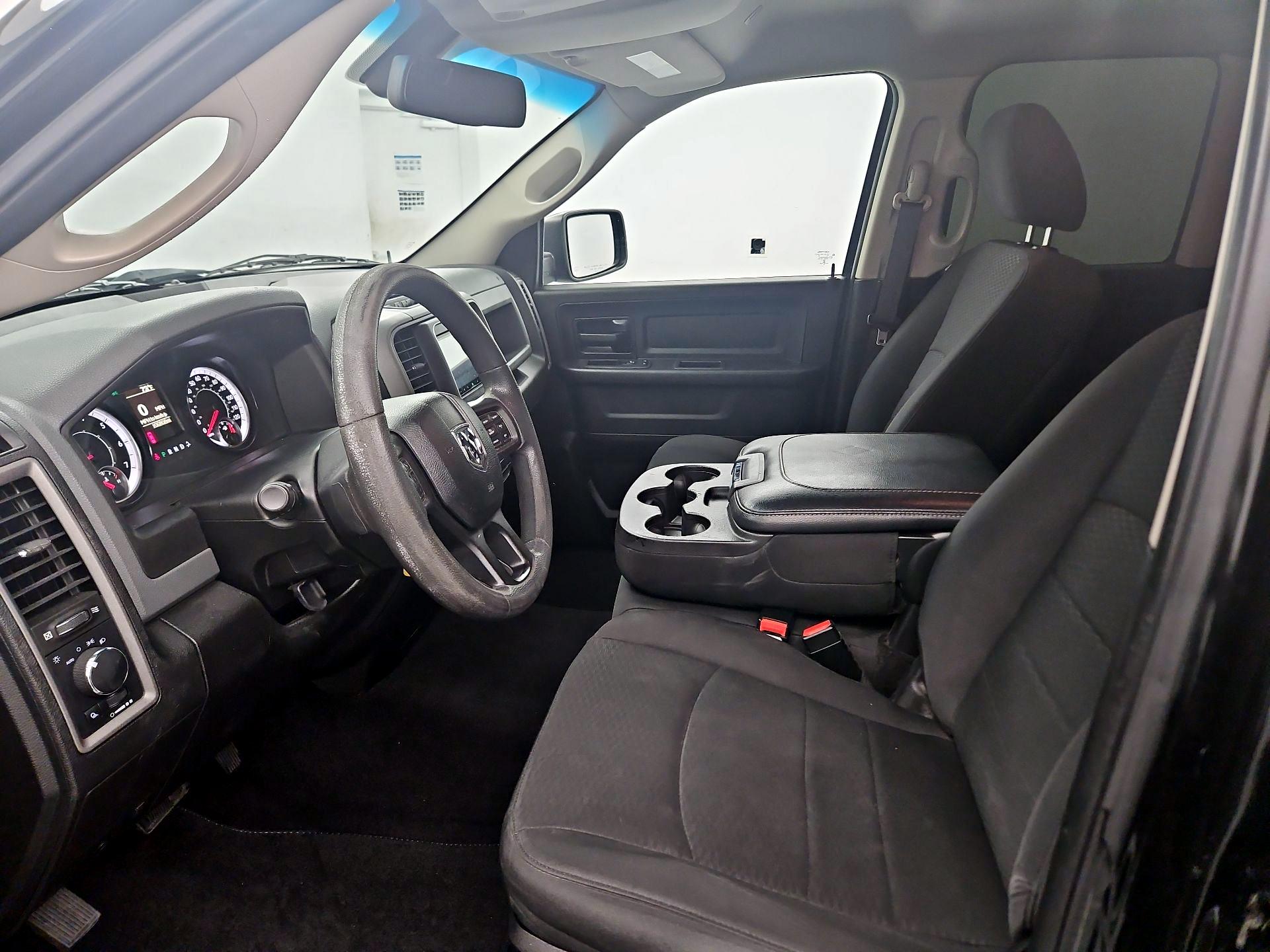 Thumbnail: 2019 RAM 1500 Classic - 11