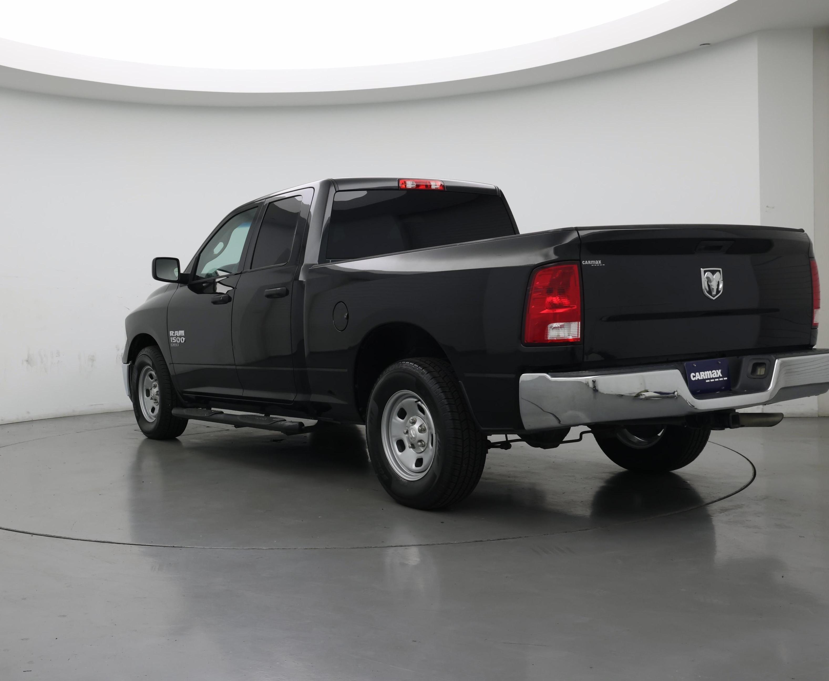 Thumbnail: 2019 RAM 1500 Classic - 2