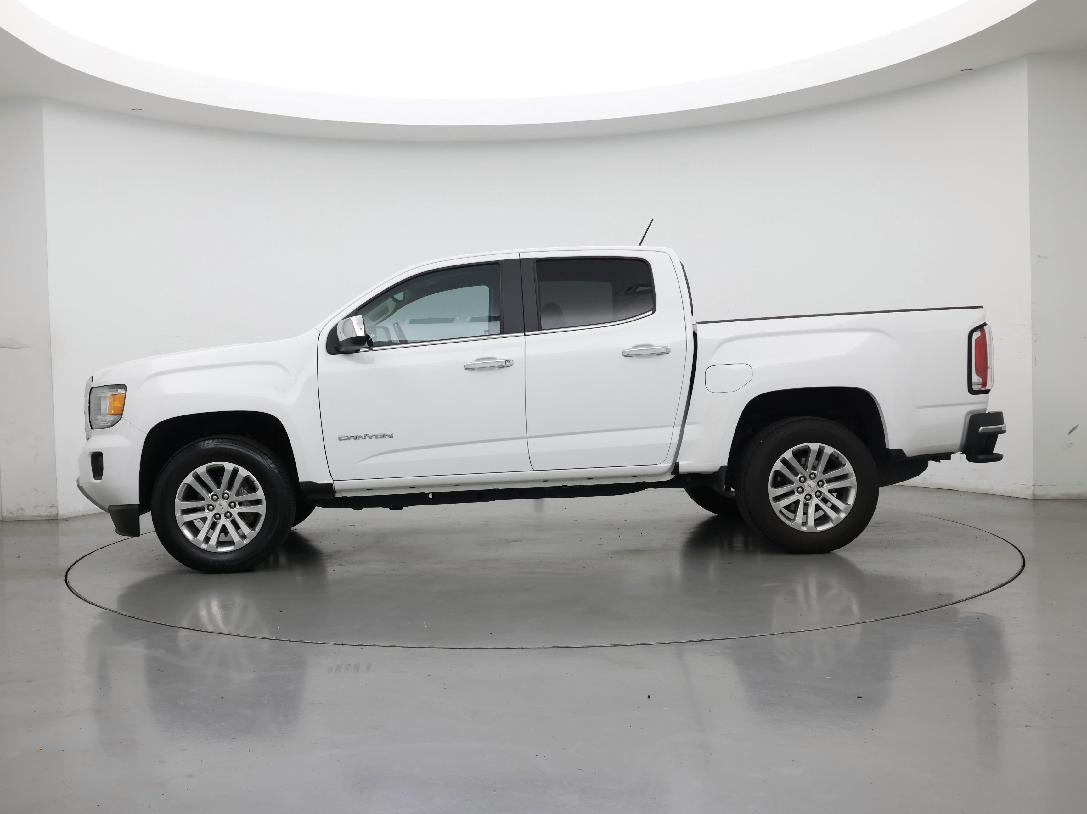 Thumbnail: 2017 GMC Canyon - 3