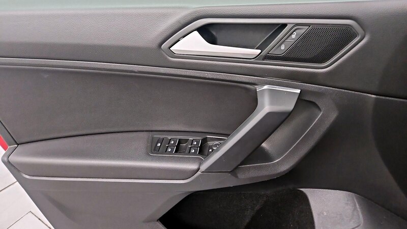 2019 Volkswagen Tiguan SE 12