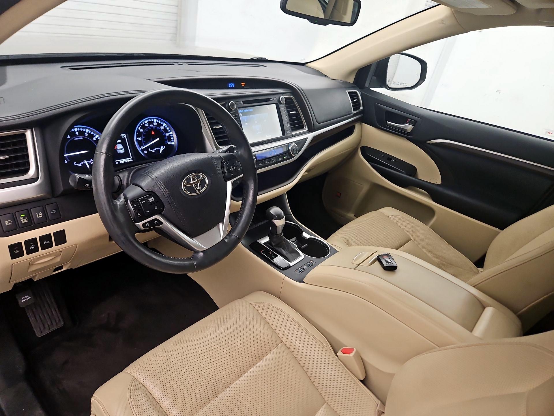Thumbnail: 2016 Toyota Highlander - 11