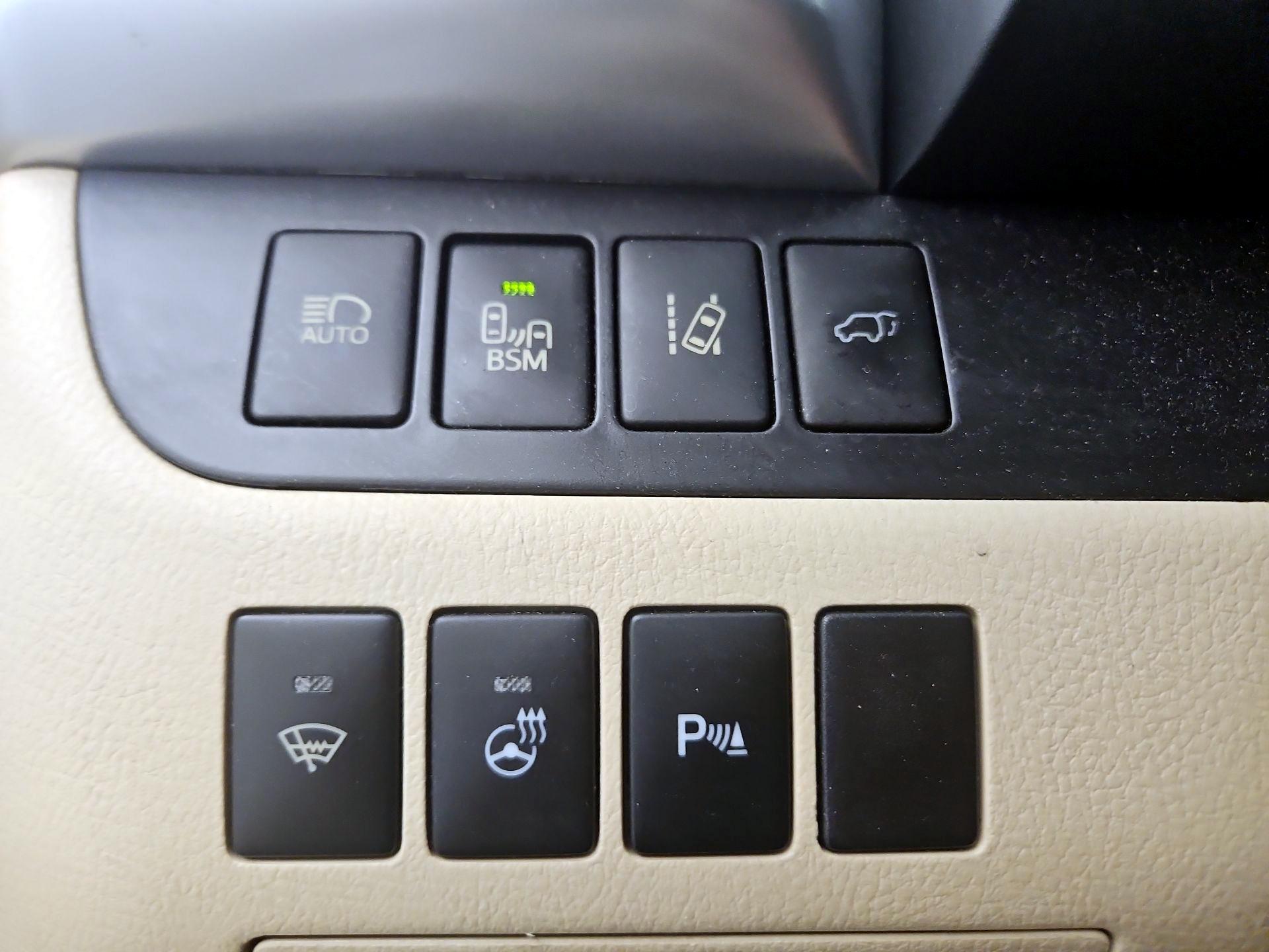 Thumbnail: 2016 Toyota Highlander - 13