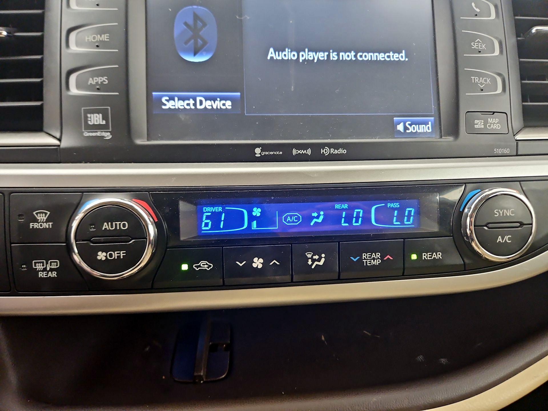Thumbnail: 2016 Toyota Highlander - 16