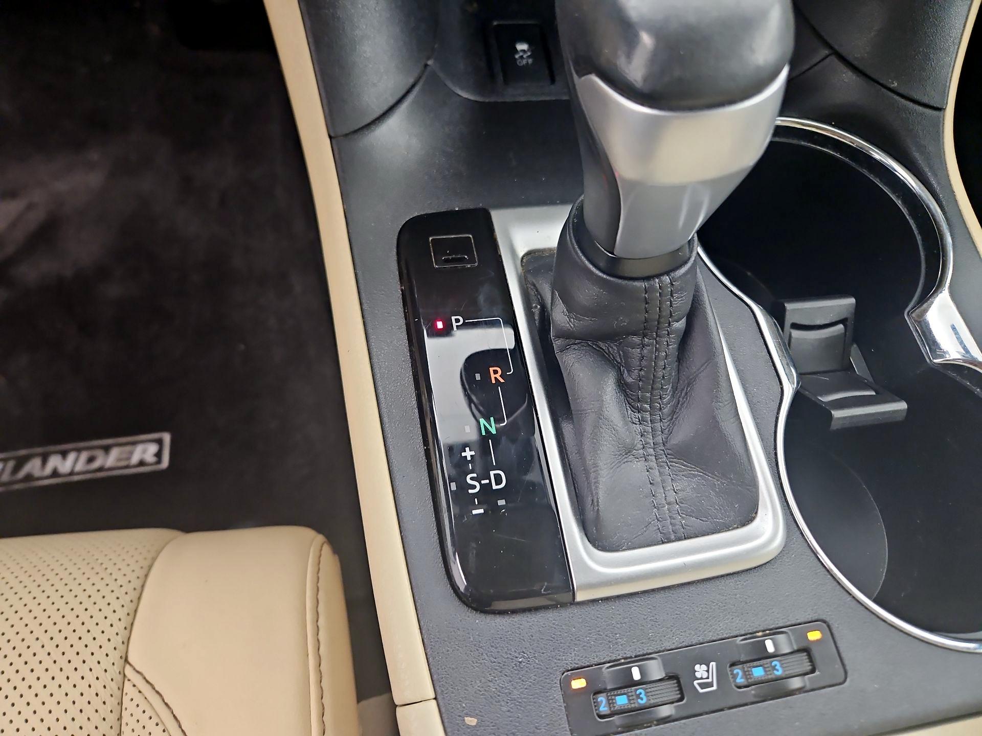 Thumbnail: 2016 Toyota Highlander - 17
