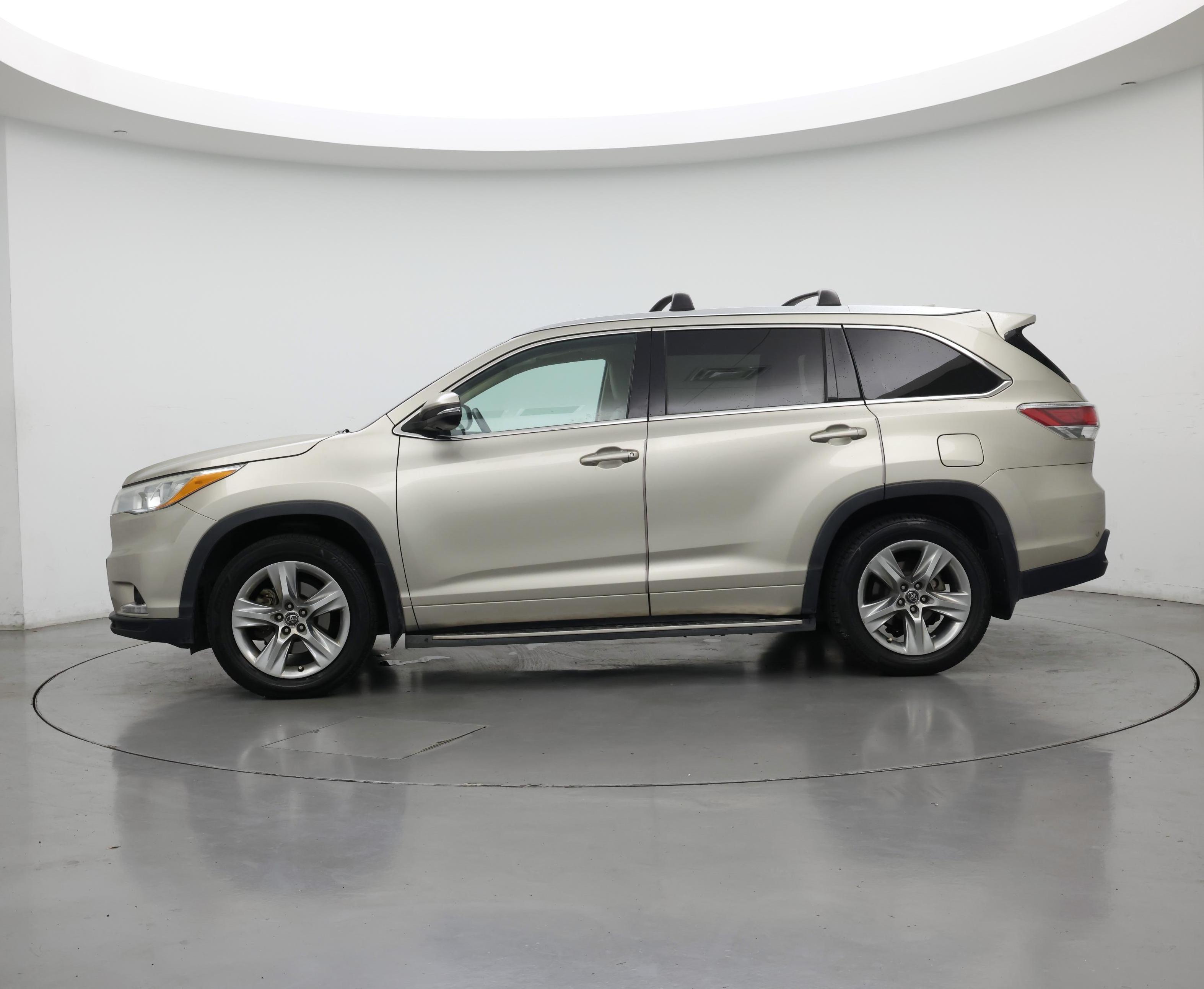 Thumbnail: 2016 Toyota Highlander - 3