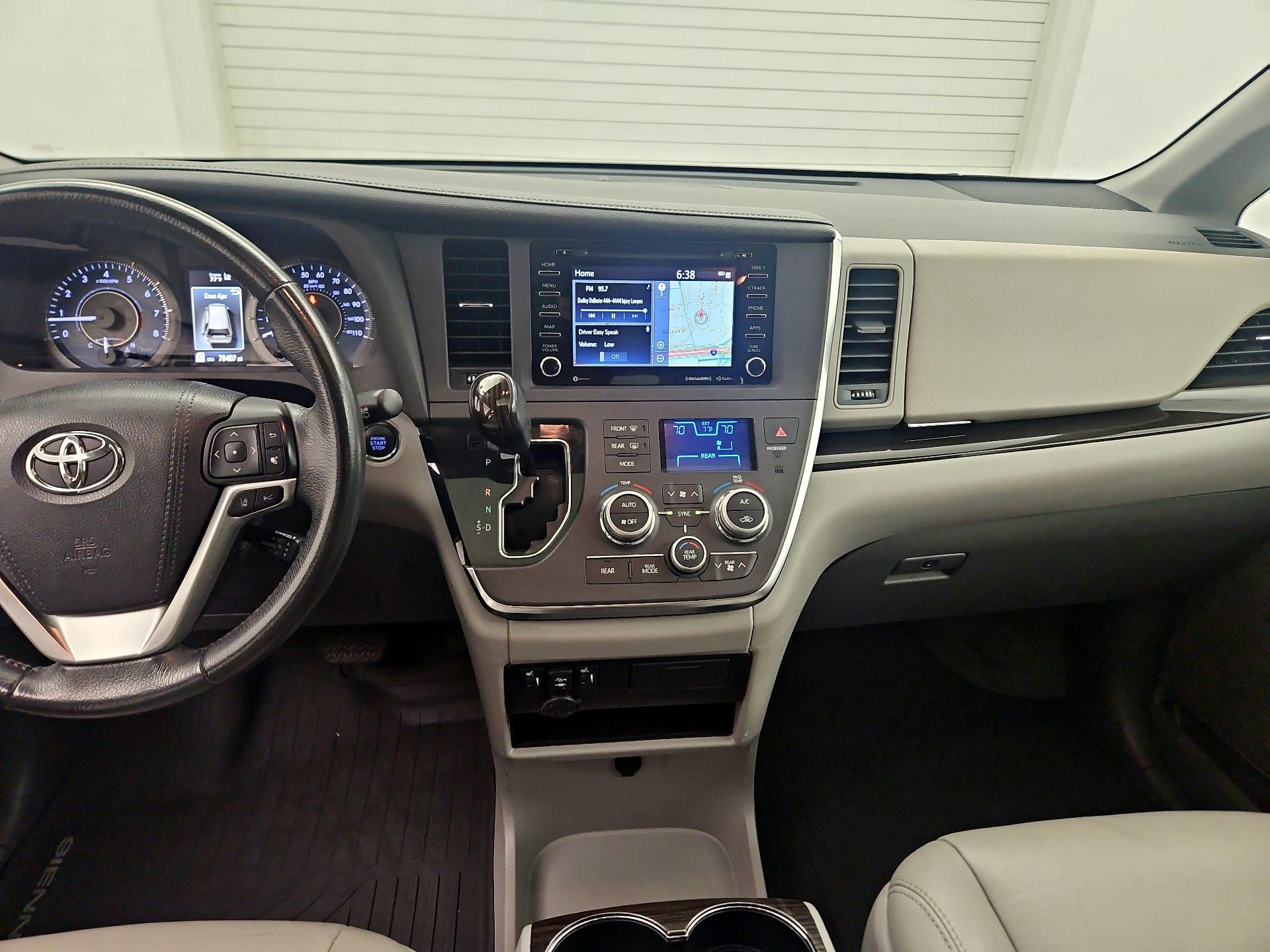 Thumbnail: 2018 Toyota Sienna - 9