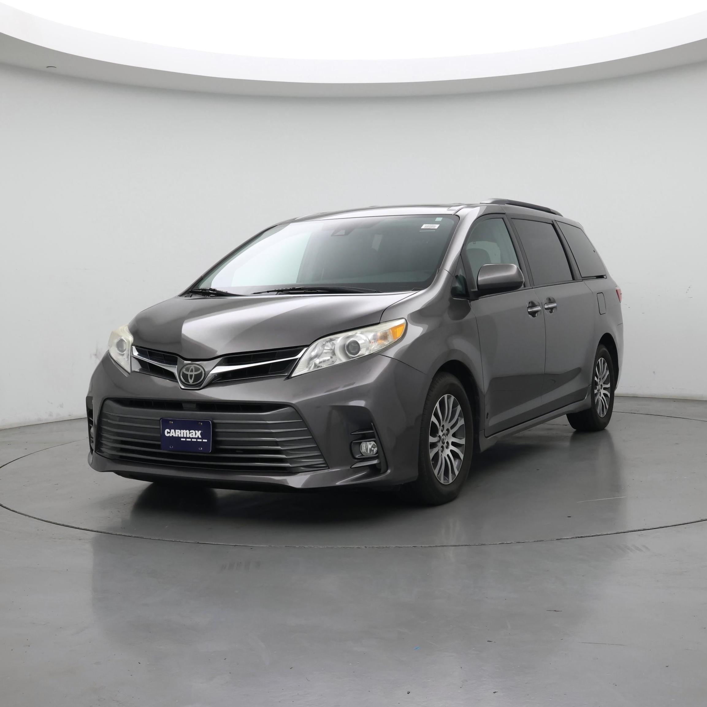 Thumbnail: 2018 Toyota Sienna - 4