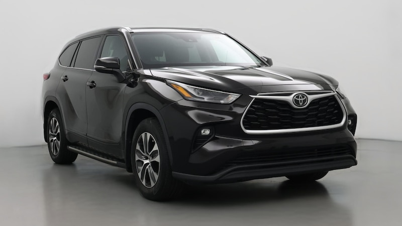 2022 Toyota Highlander XLE Hero Image