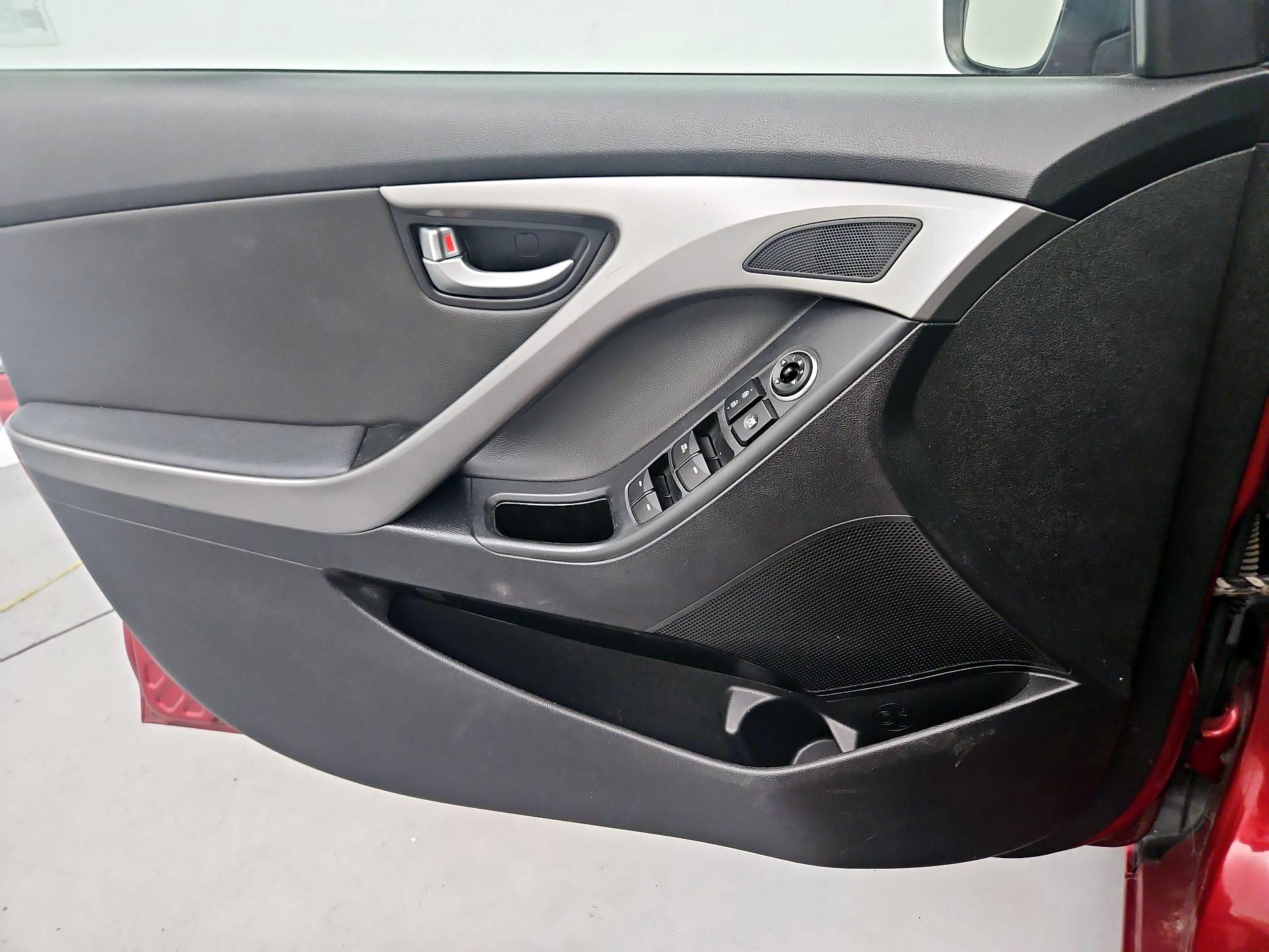 Thumbnail: 2014 Hyundai Elantra - 12