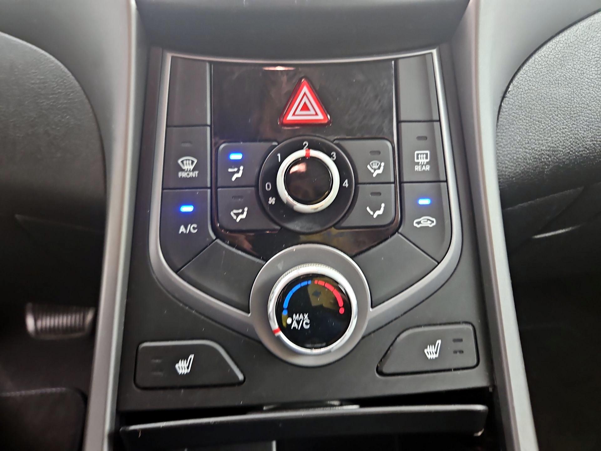 Thumbnail: 2014 Hyundai Elantra - 16