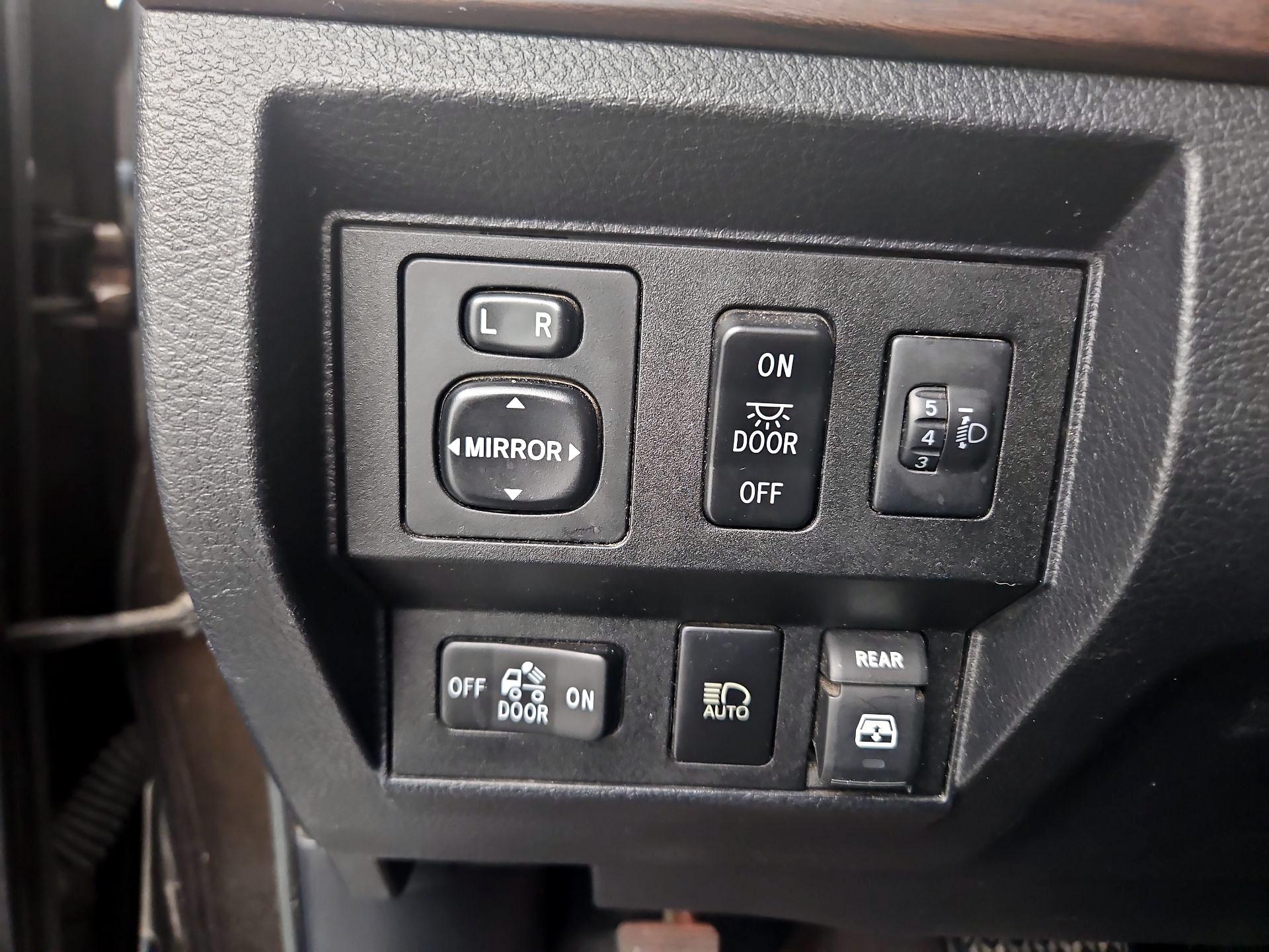 Thumbnail: 2018 Toyota Tundra - 13