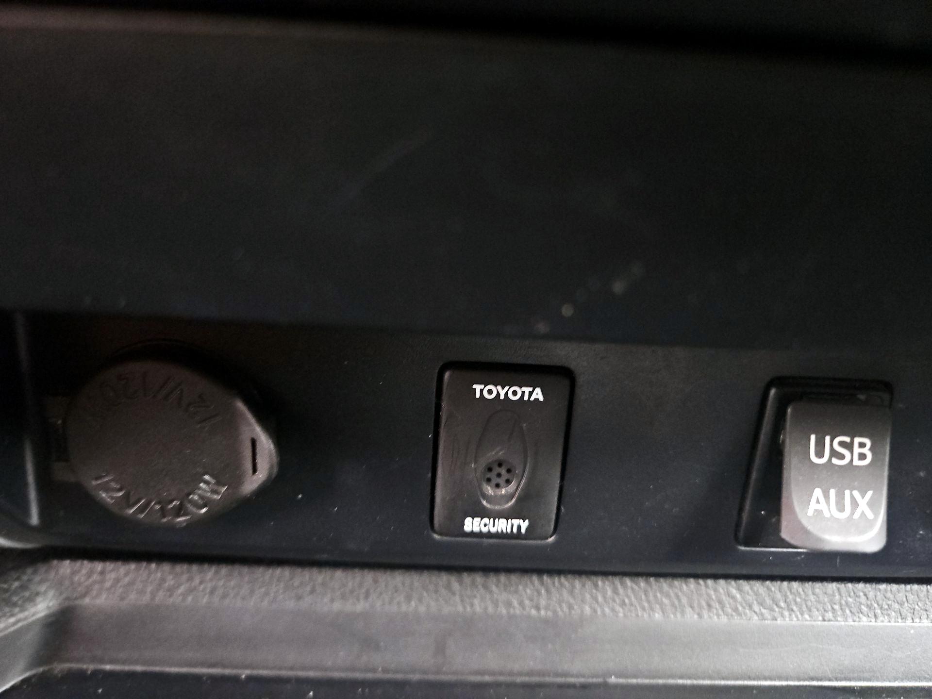Thumbnail: 2018 Toyota Tundra - 18