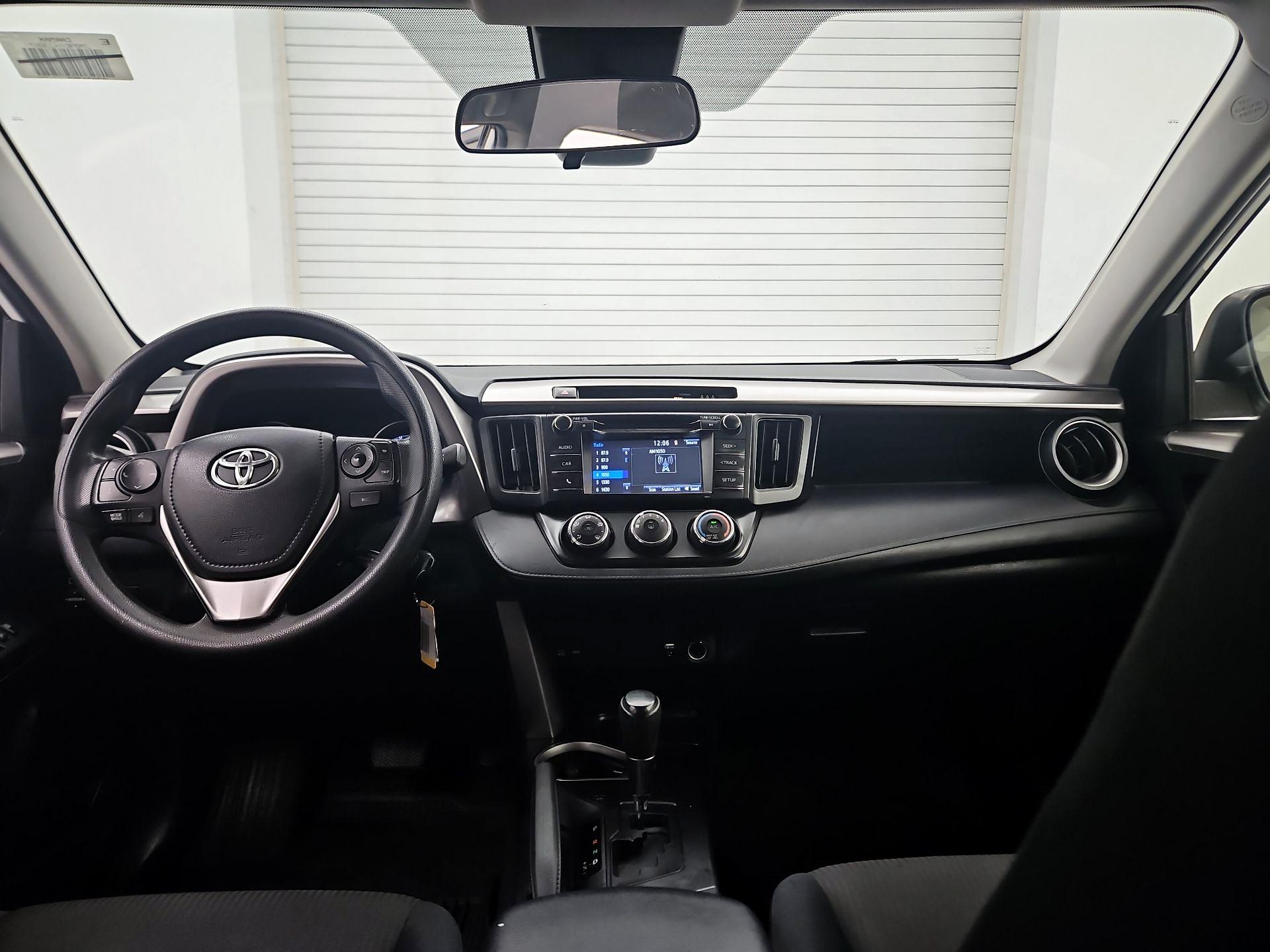 Thumbnail: 2017 Toyota RAV4 - 9
