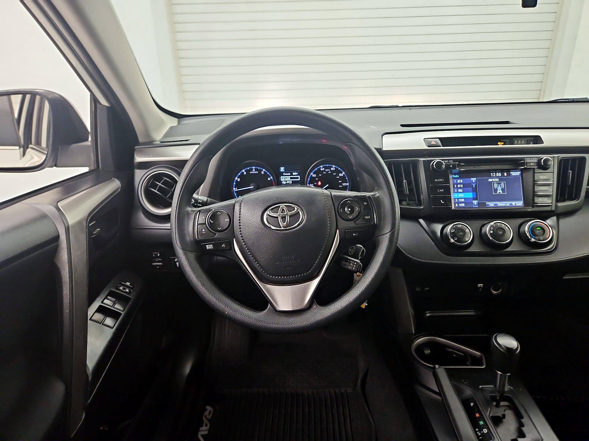 Thumbnail: 2017 Toyota RAV4 - 10