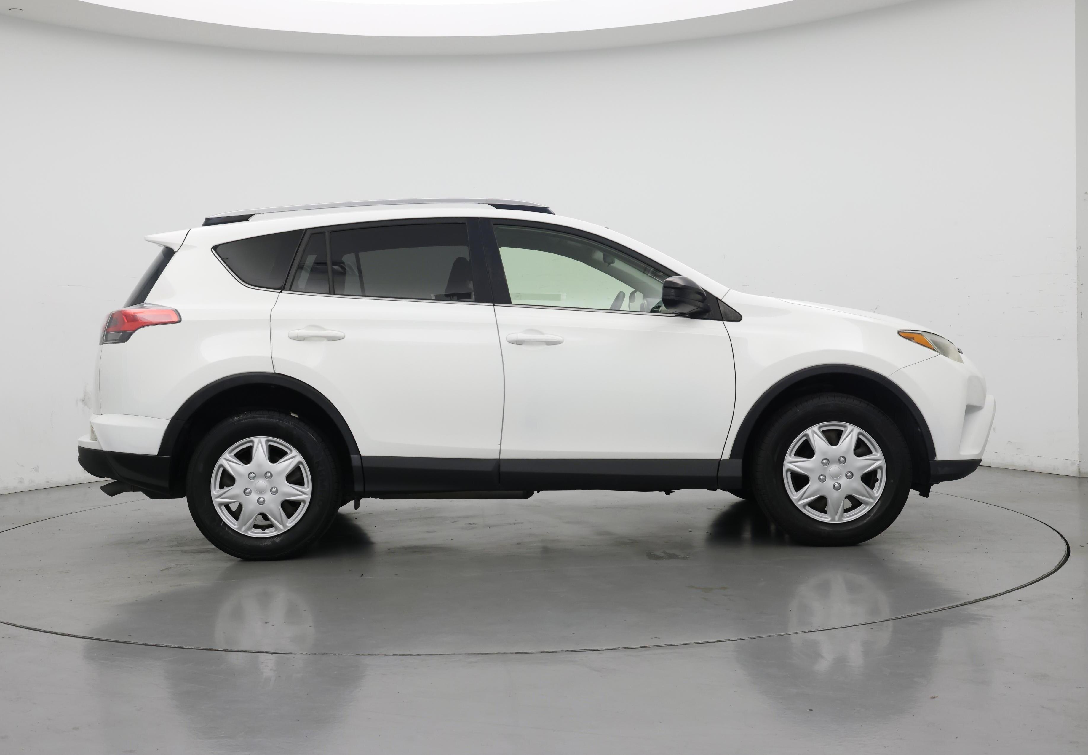 Thumbnail: 2017 Toyota RAV4 - 7