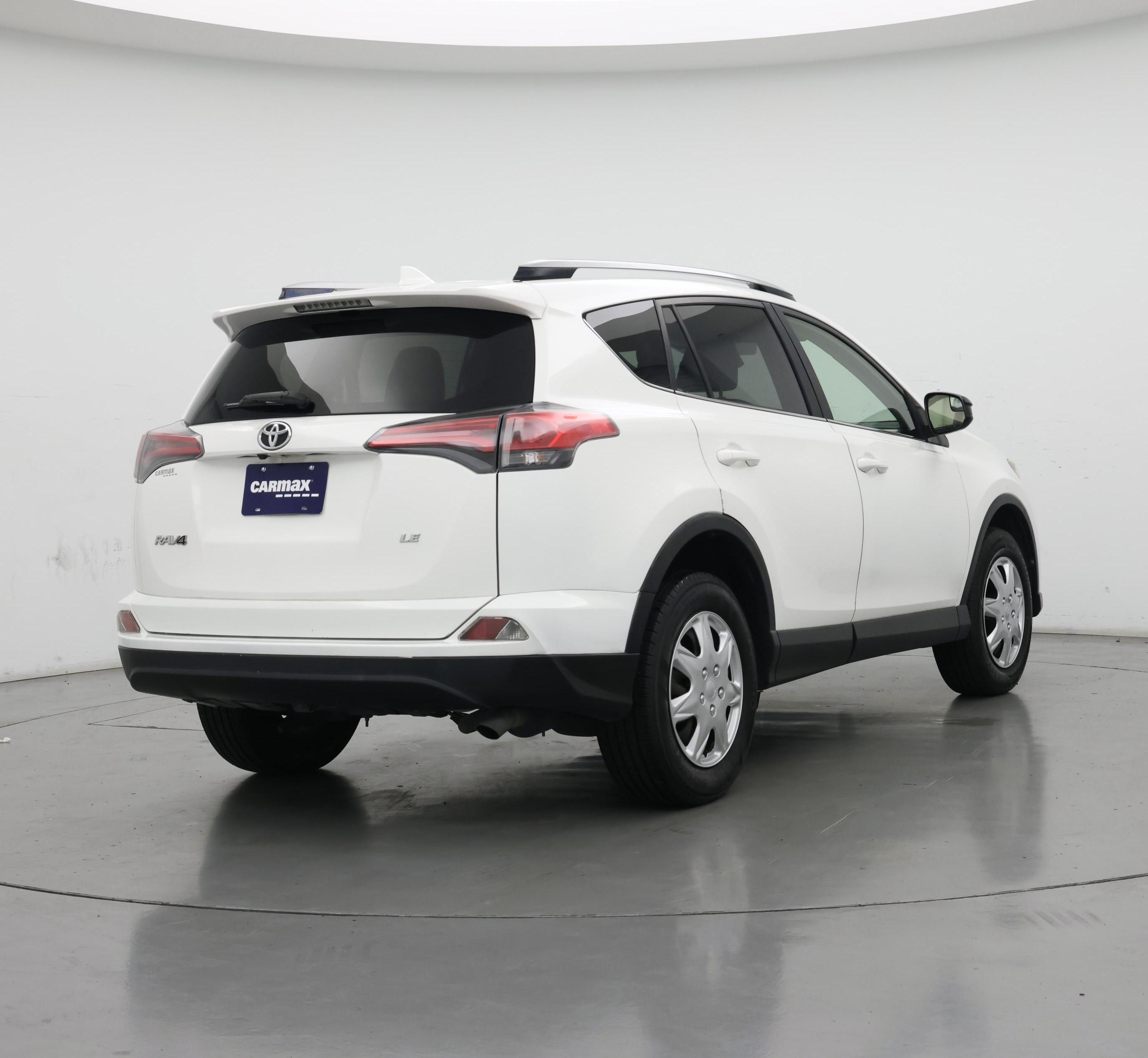 Thumbnail: 2017 Toyota RAV4 - 8