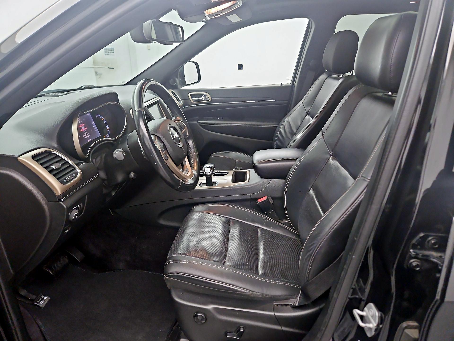 Thumbnail: 2015 Jeep Grand Cherokee - 11