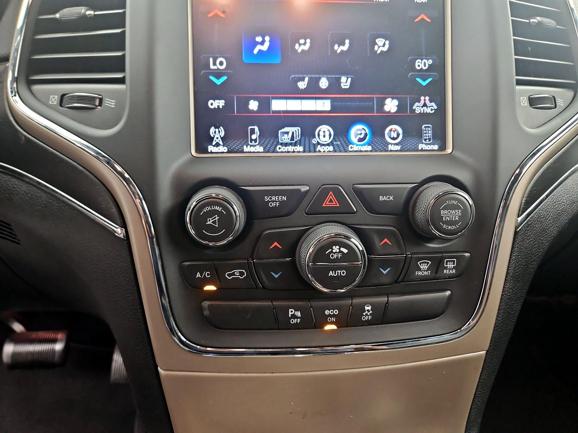 Thumbnail: 2015 Jeep Grand Cherokee - 16