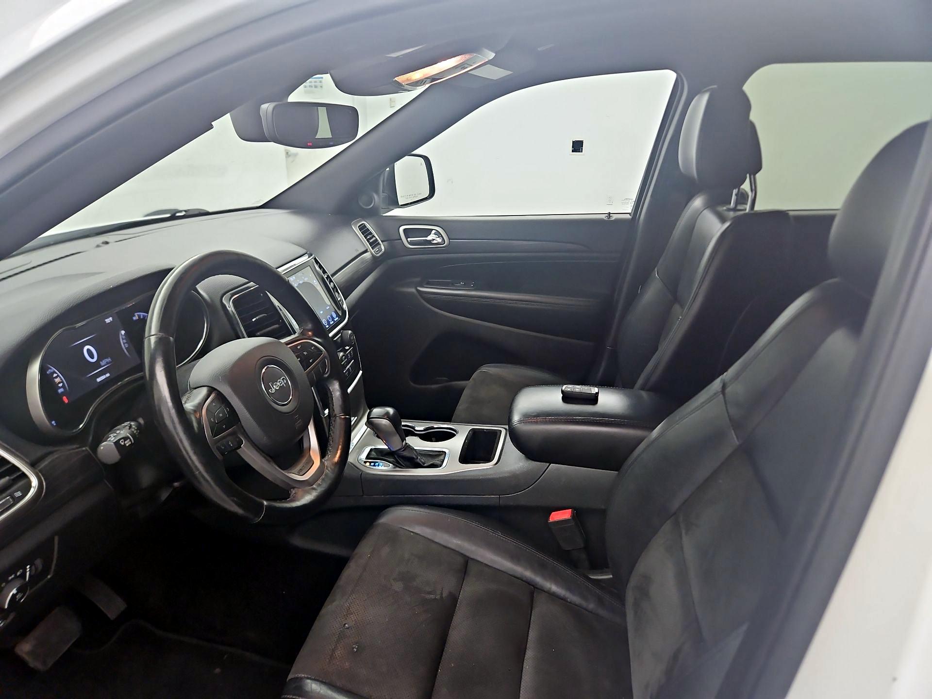 Thumbnail: 2020 Jeep Grand Cherokee - 11