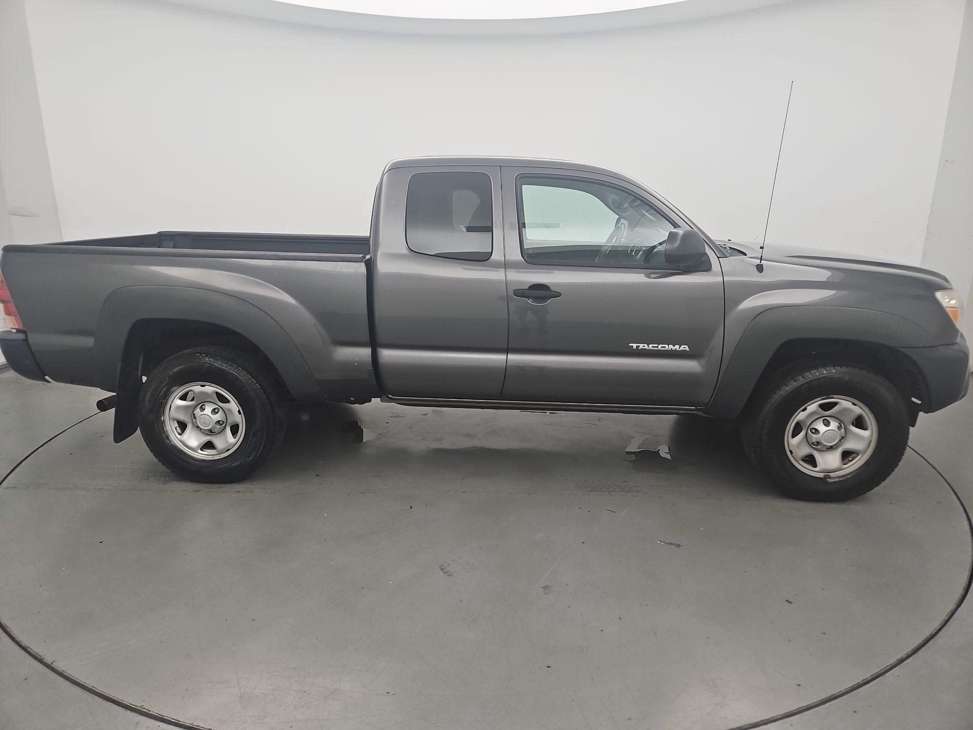 Thumbnail: 2013 Toyota Tacoma - 4