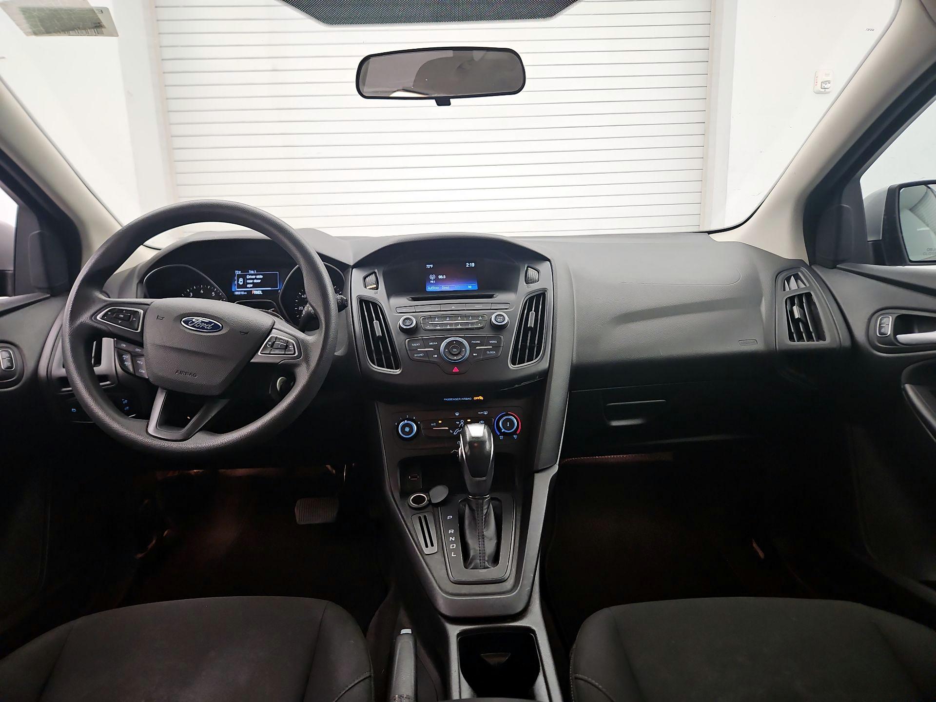 Thumbnail: 2015 Ford Focus - 9