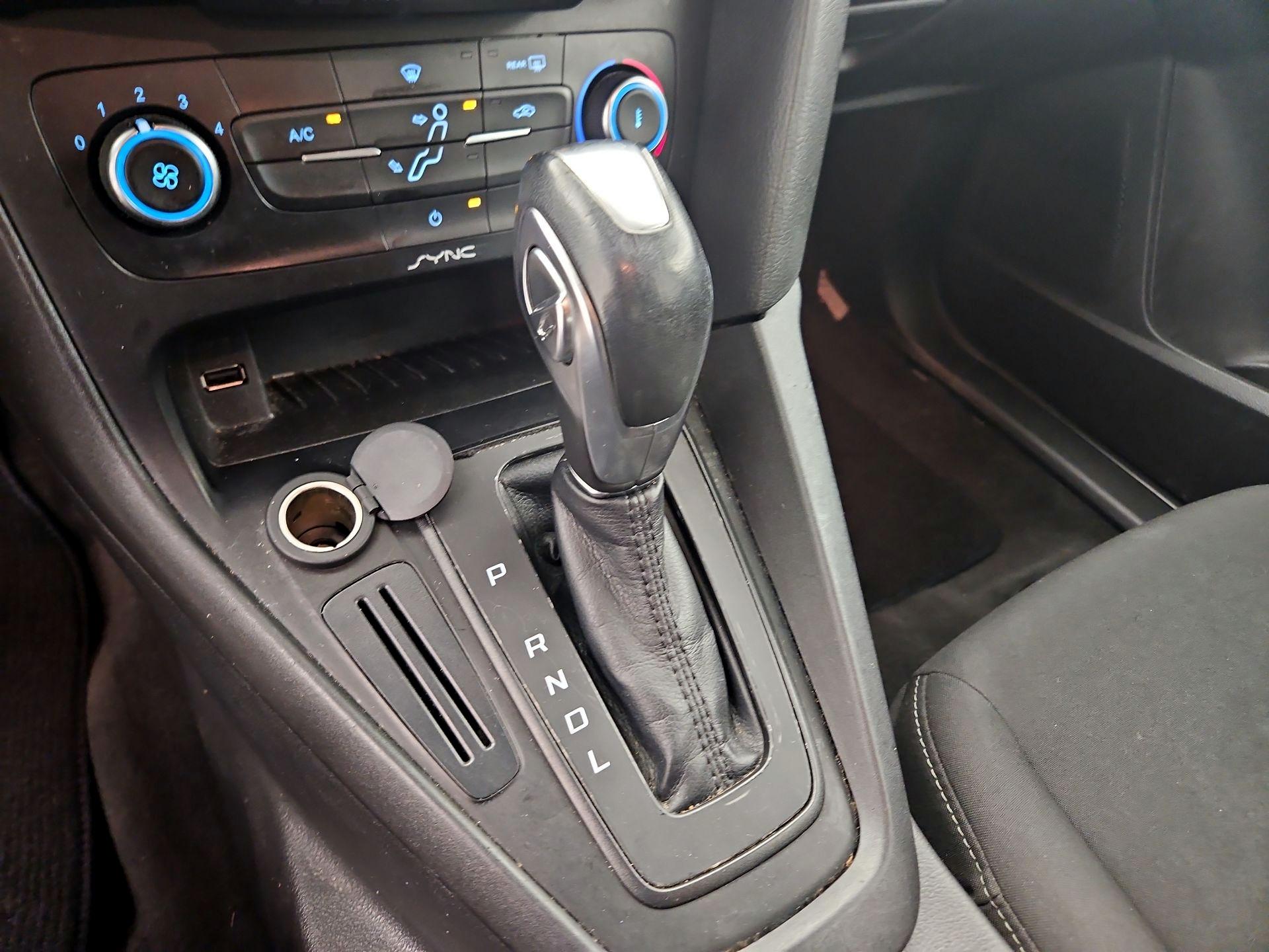 Thumbnail: 2015 Ford Focus - 17