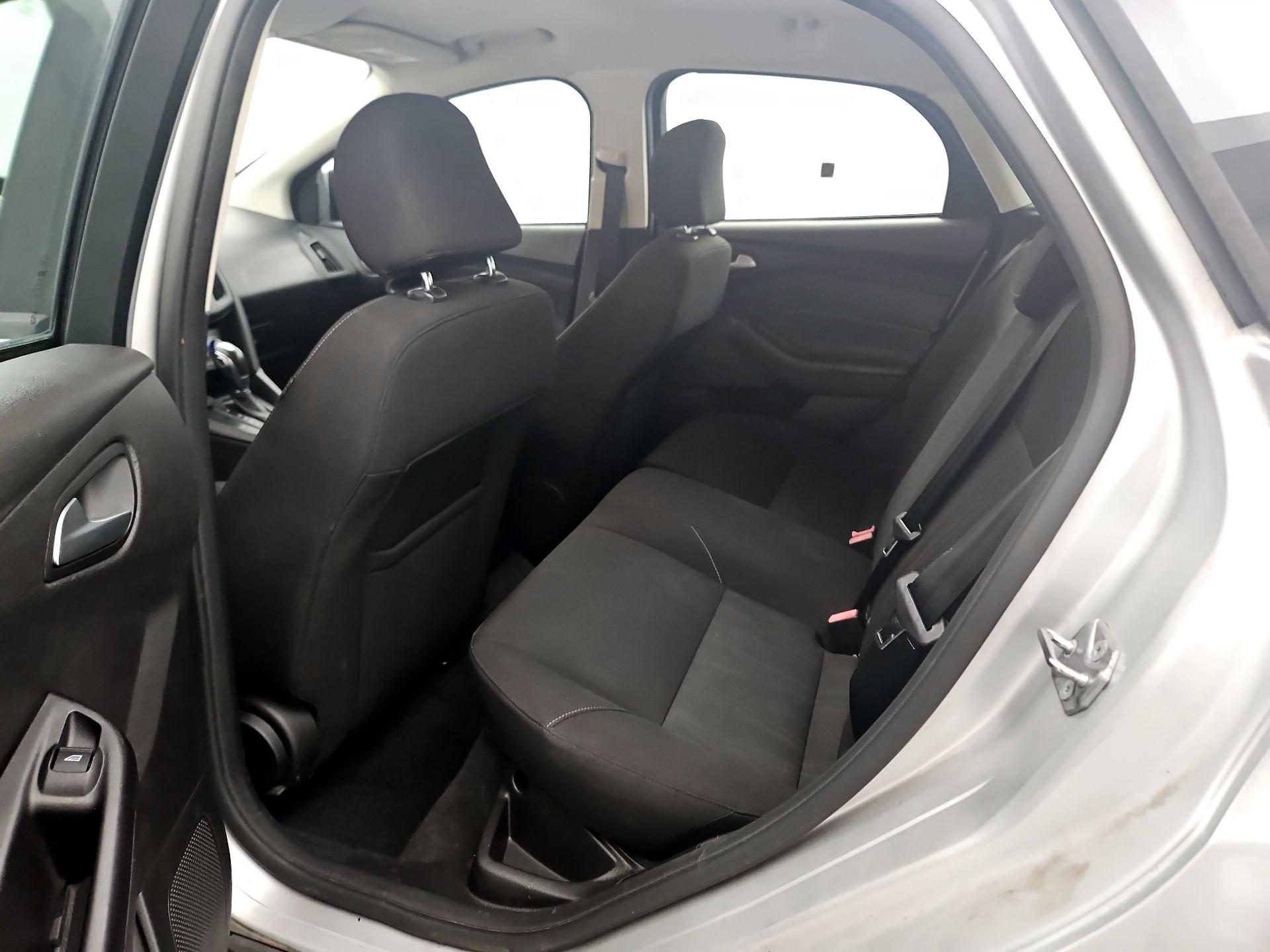 Thumbnail: 2015 Ford Focus - 19