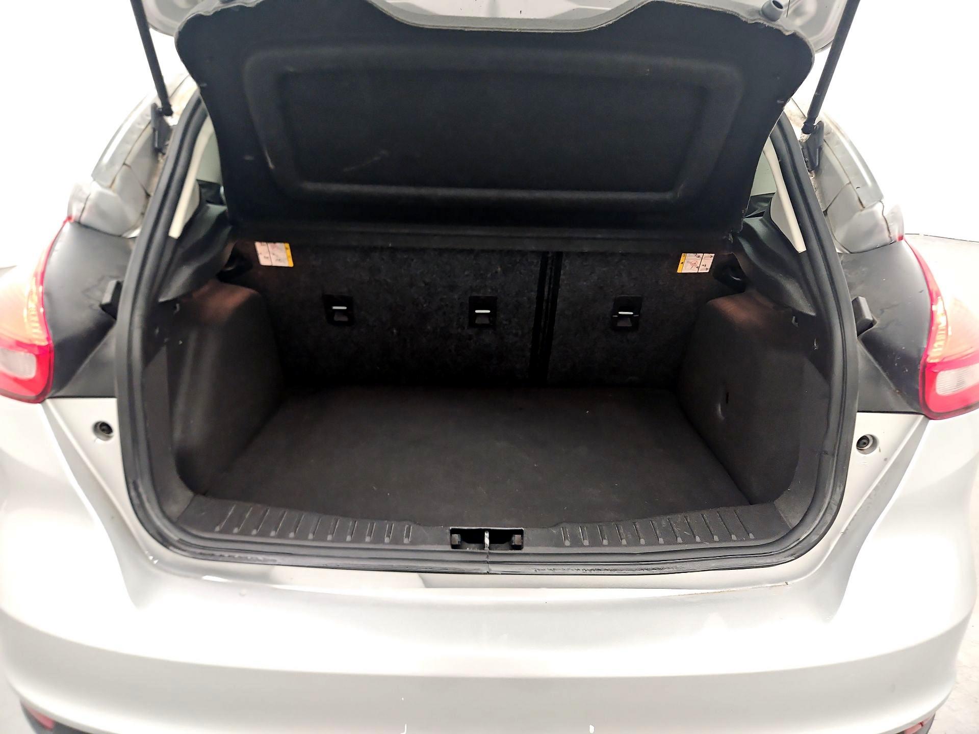 Thumbnail: 2015 Ford Focus - 20