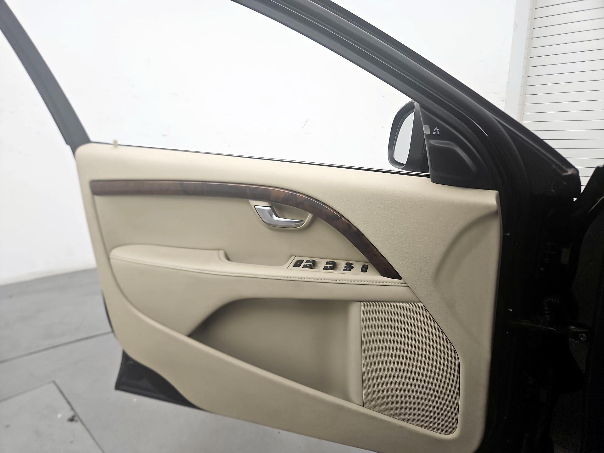 Thumbnail: 2015 Volvo S80 - 12