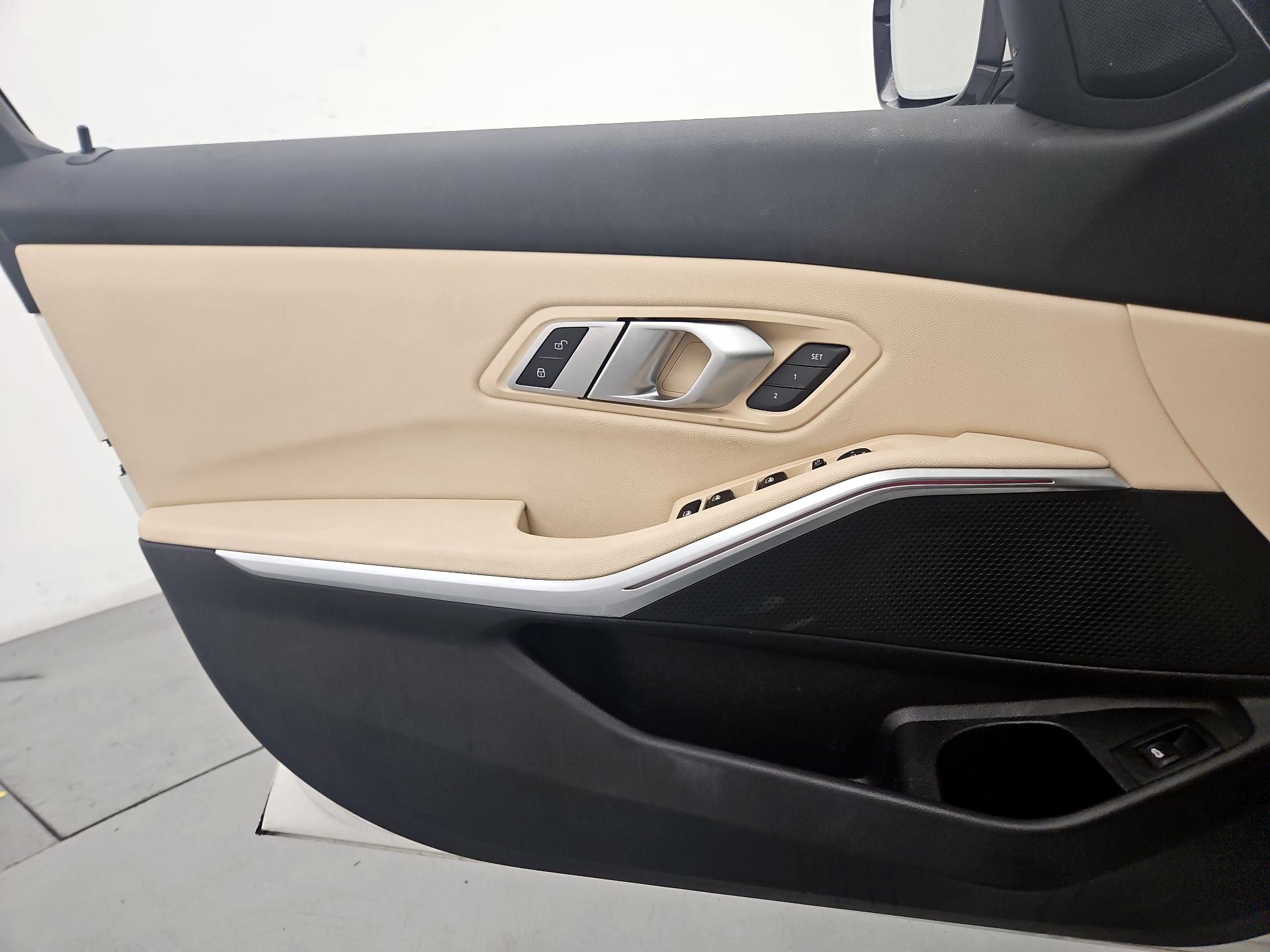 Thumbnail: 2020 BMW 3 Series - 12