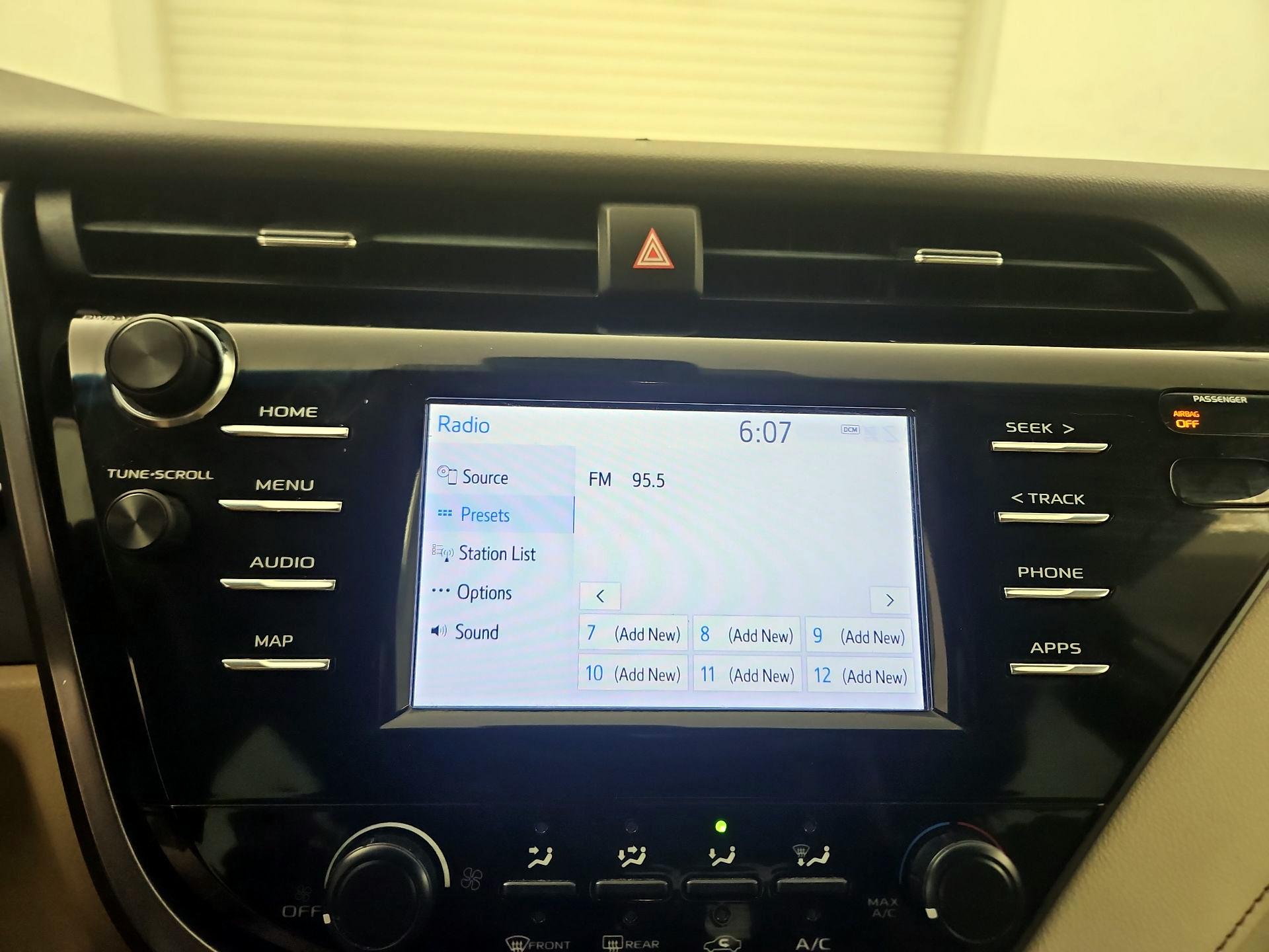 Thumbnail: 2019 Toyota Camry - 15