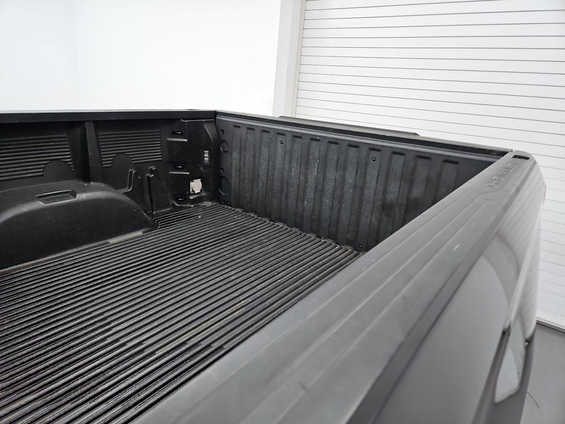 Thumbnail: 2022 Chevrolet Silverado 1500 - 17