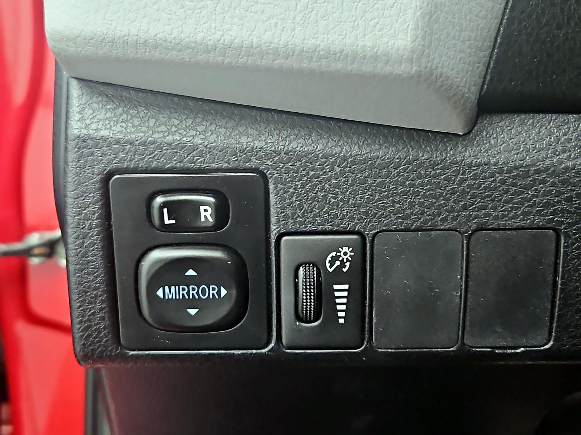 Thumbnail: 2014 Toyota Corolla - 13