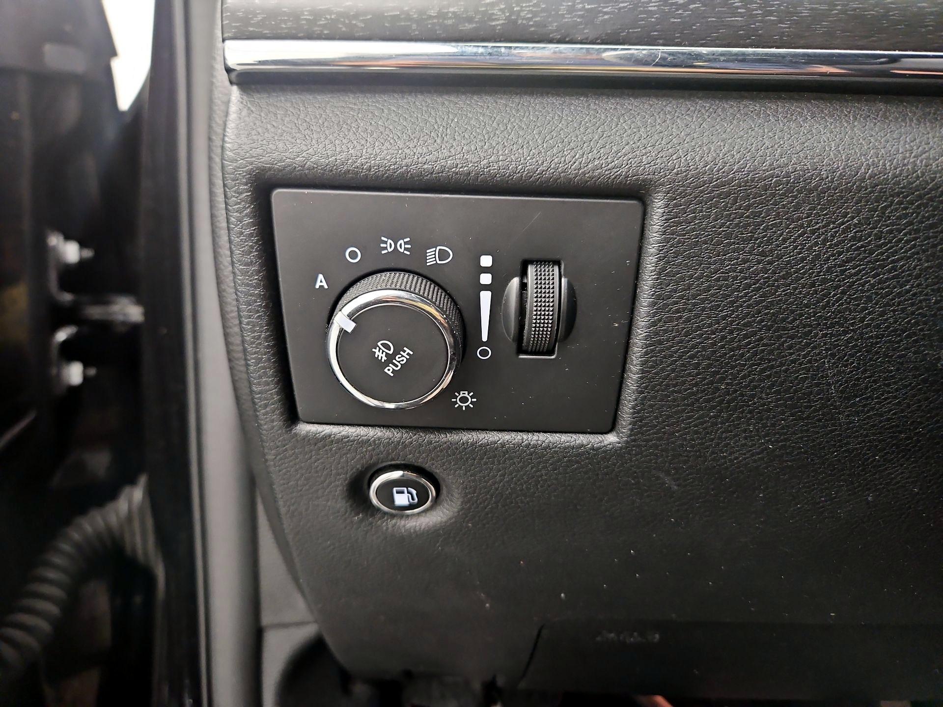Thumbnail: 2015 Jeep Grand Cherokee - 13
