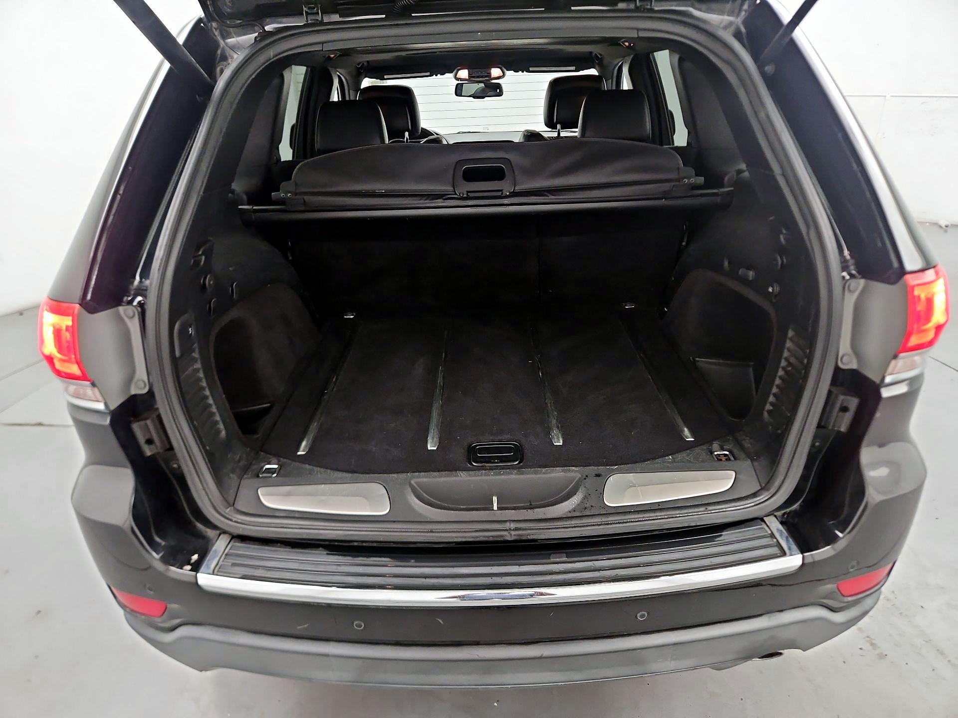 Thumbnail: 2015 Jeep Grand Cherokee - 17