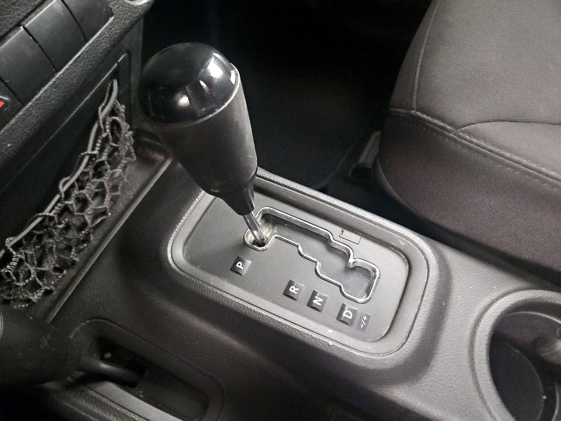 Thumbnail: 2013 Jeep Wrangler - 15