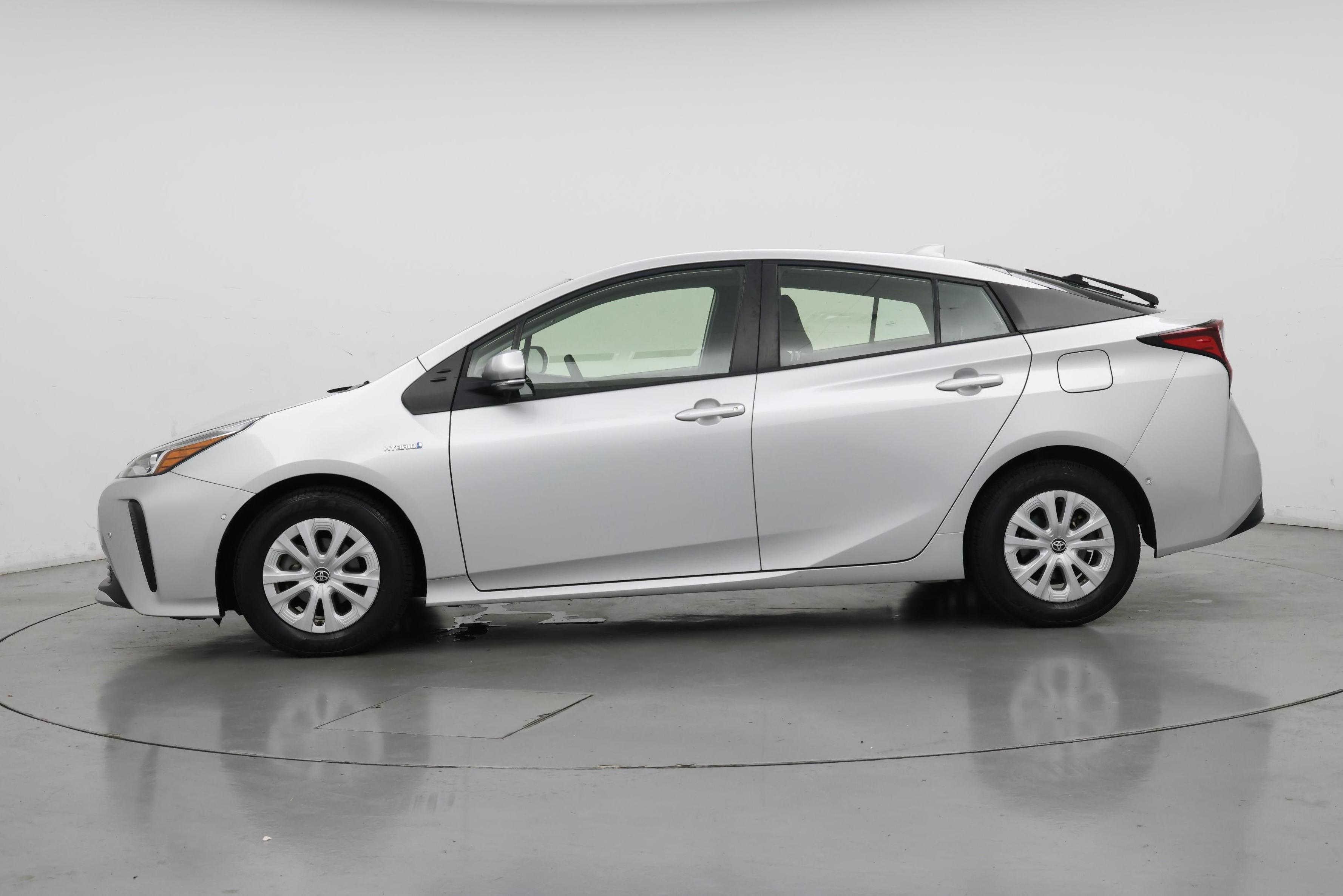 Thumbnail: 2021 Toyota Prius - 3