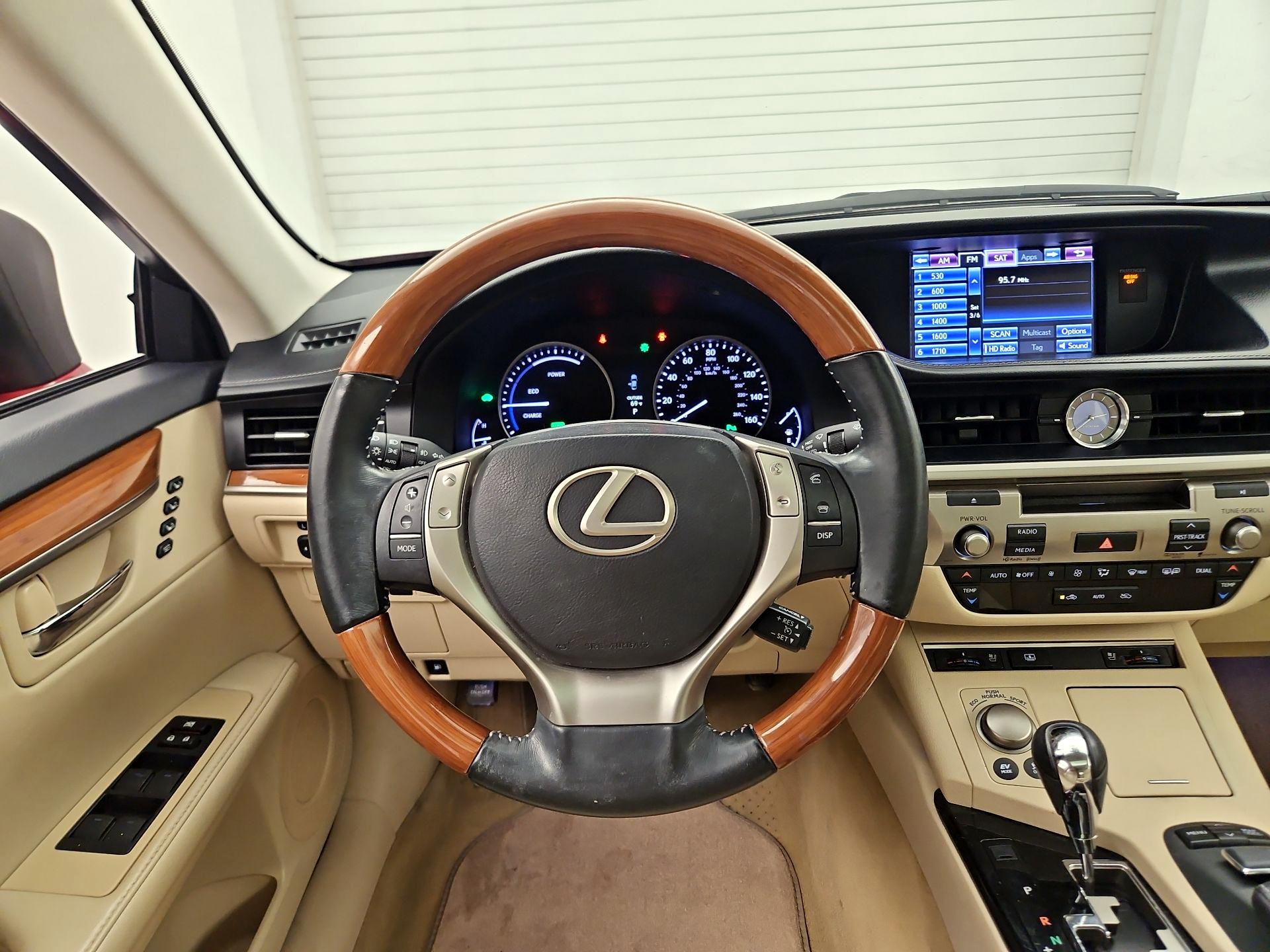 Thumbnail: 2013 Lexus ES - 10