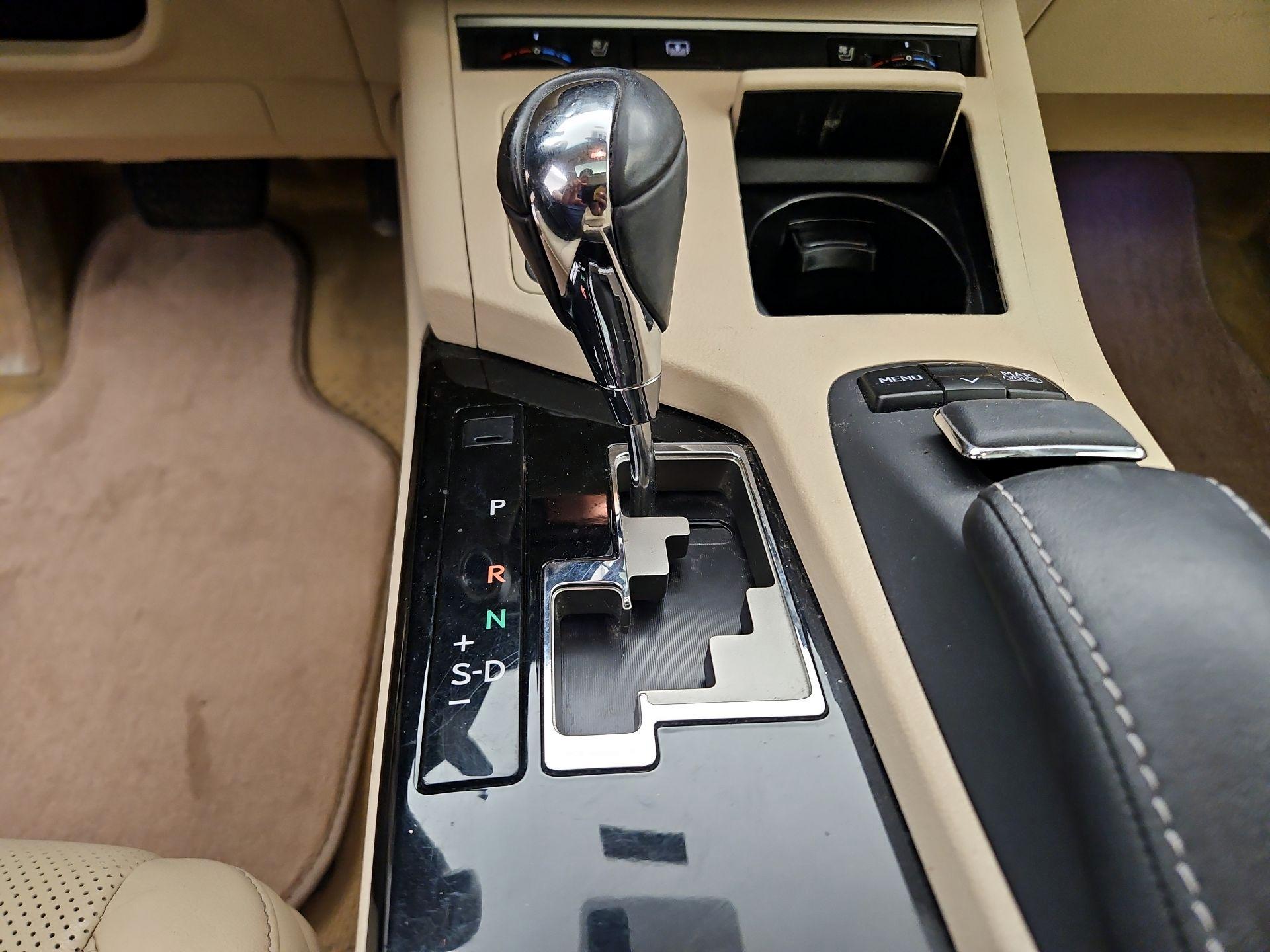 Thumbnail: 2013 Lexus ES - 15