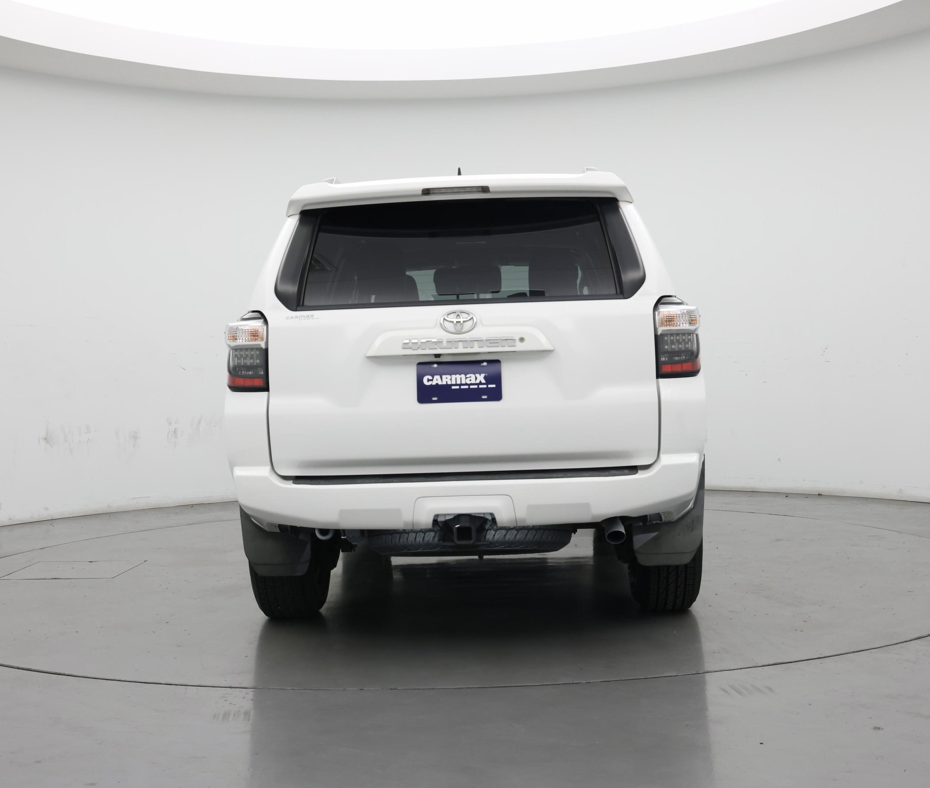 Thumbnail: 2016 Toyota 4Runner - 3