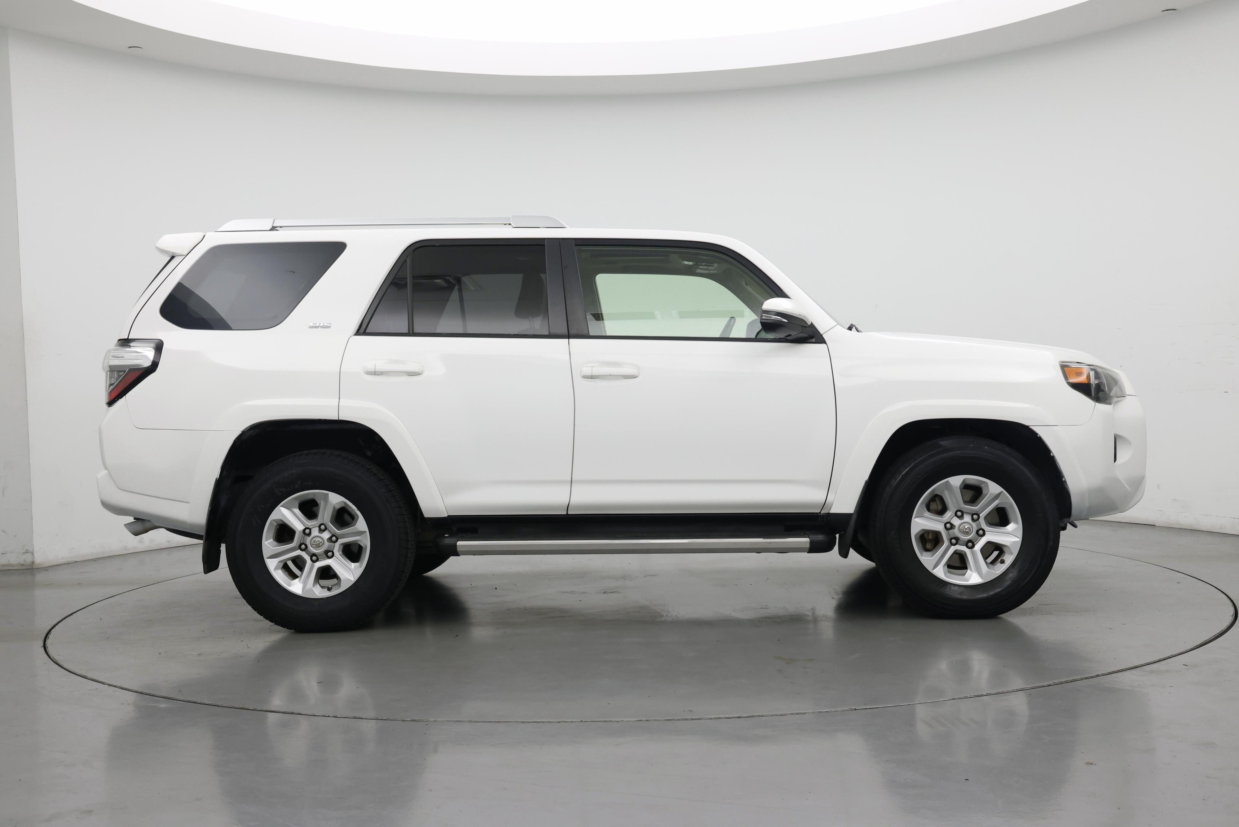 Thumbnail: 2016 Toyota 4Runner - 6