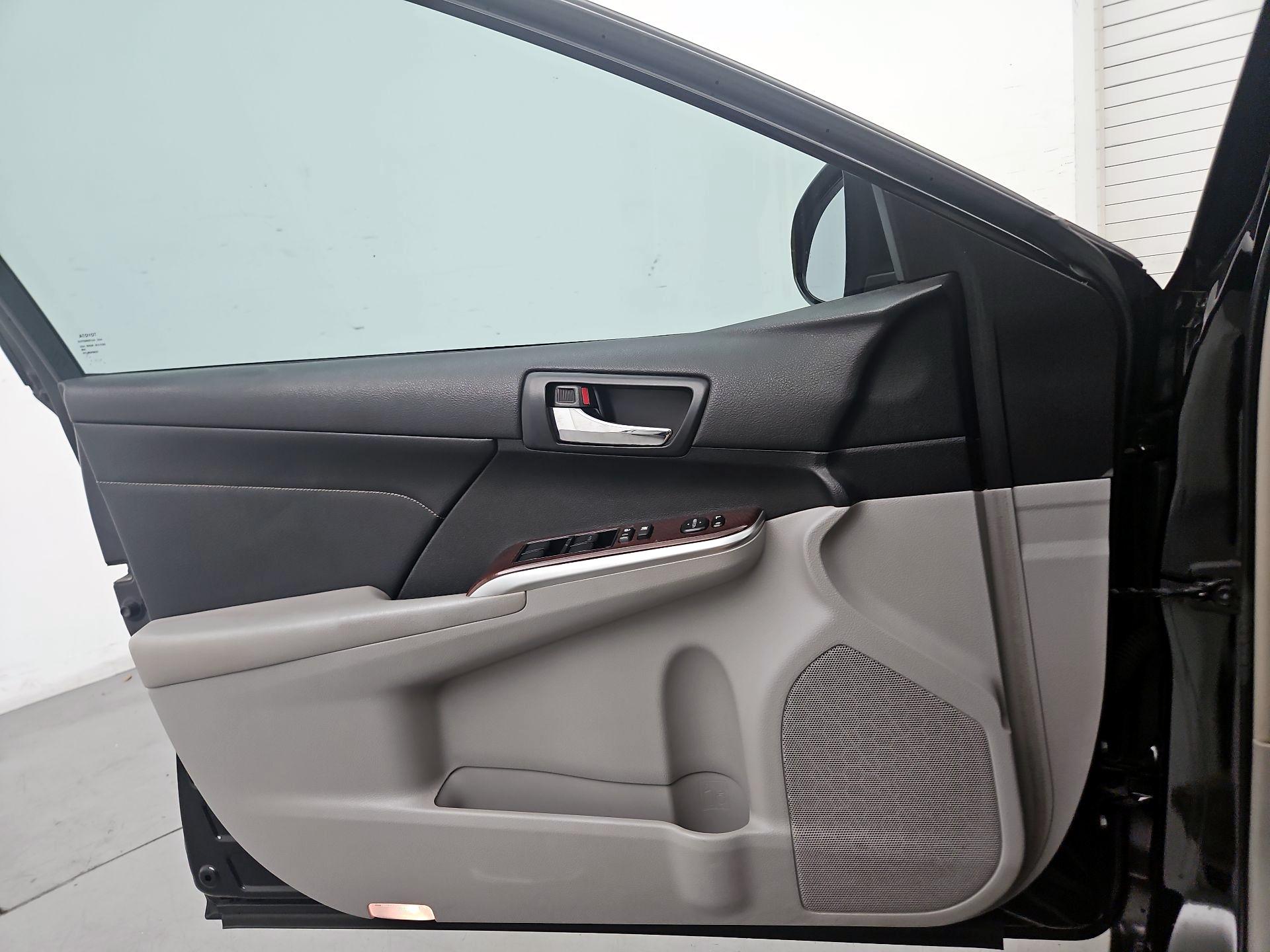 Thumbnail: 2014 Toyota Camry - 12