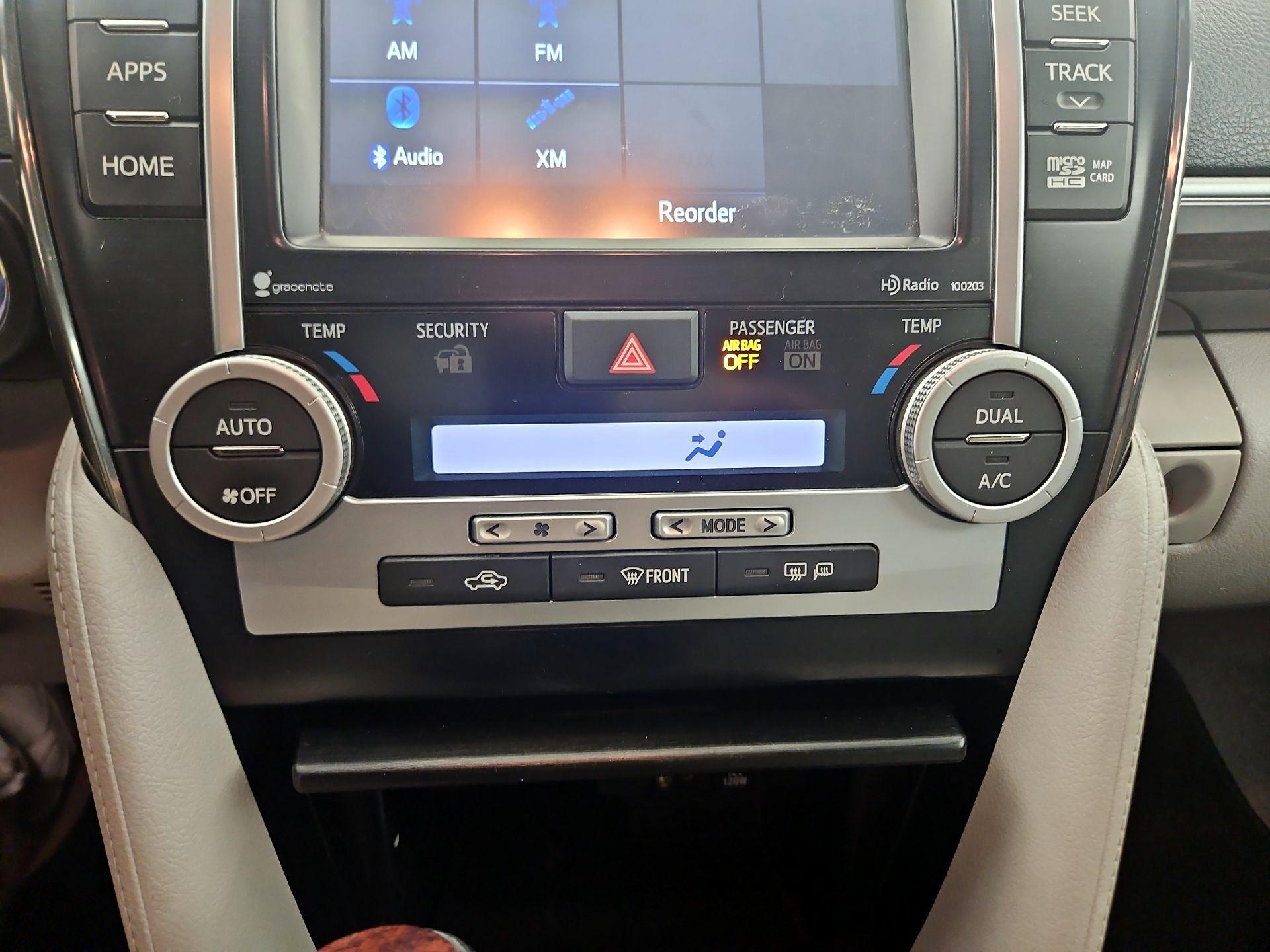 Thumbnail: 2014 Toyota Camry - 16