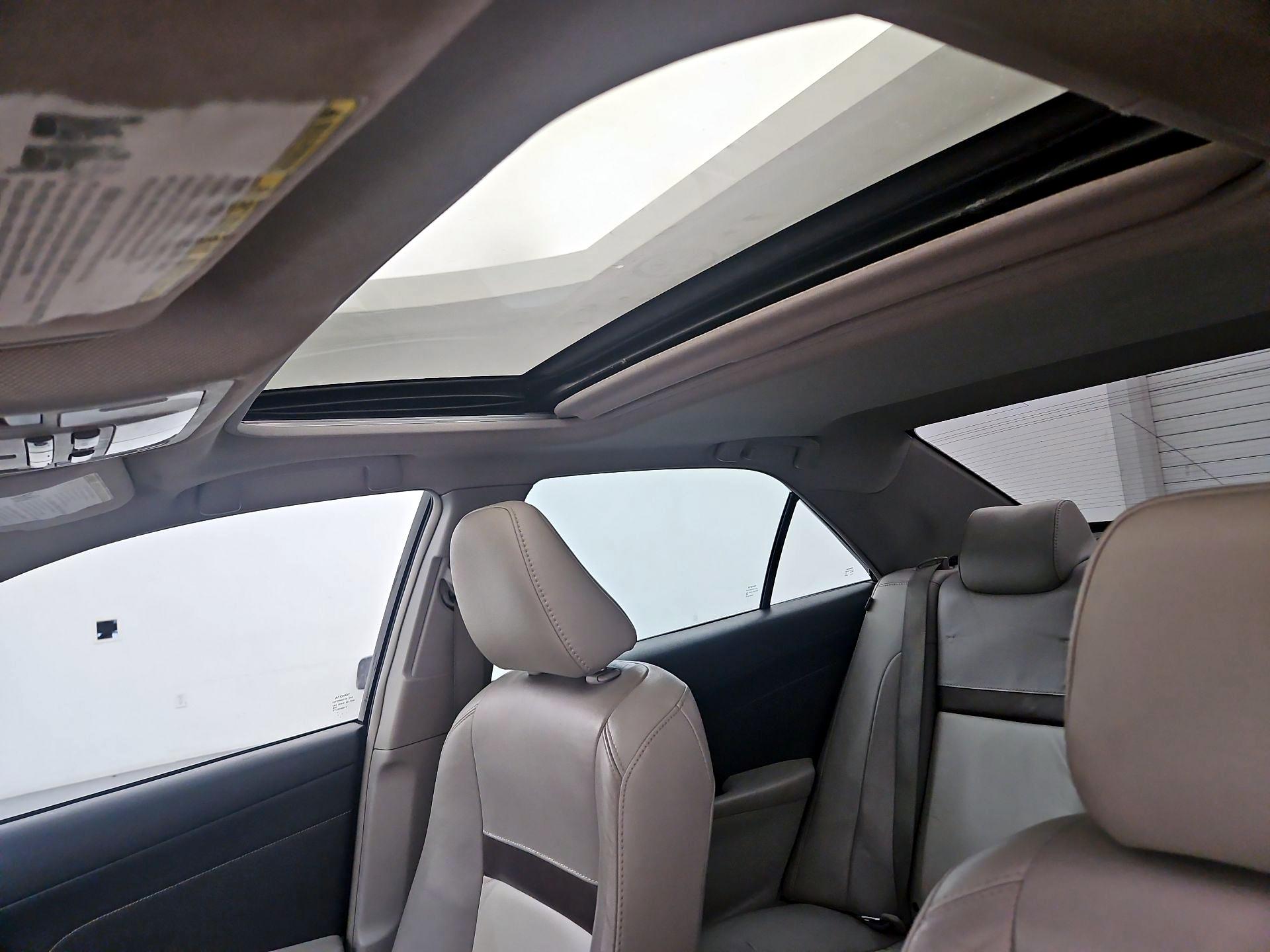Thumbnail: 2014 Toyota Camry - 19