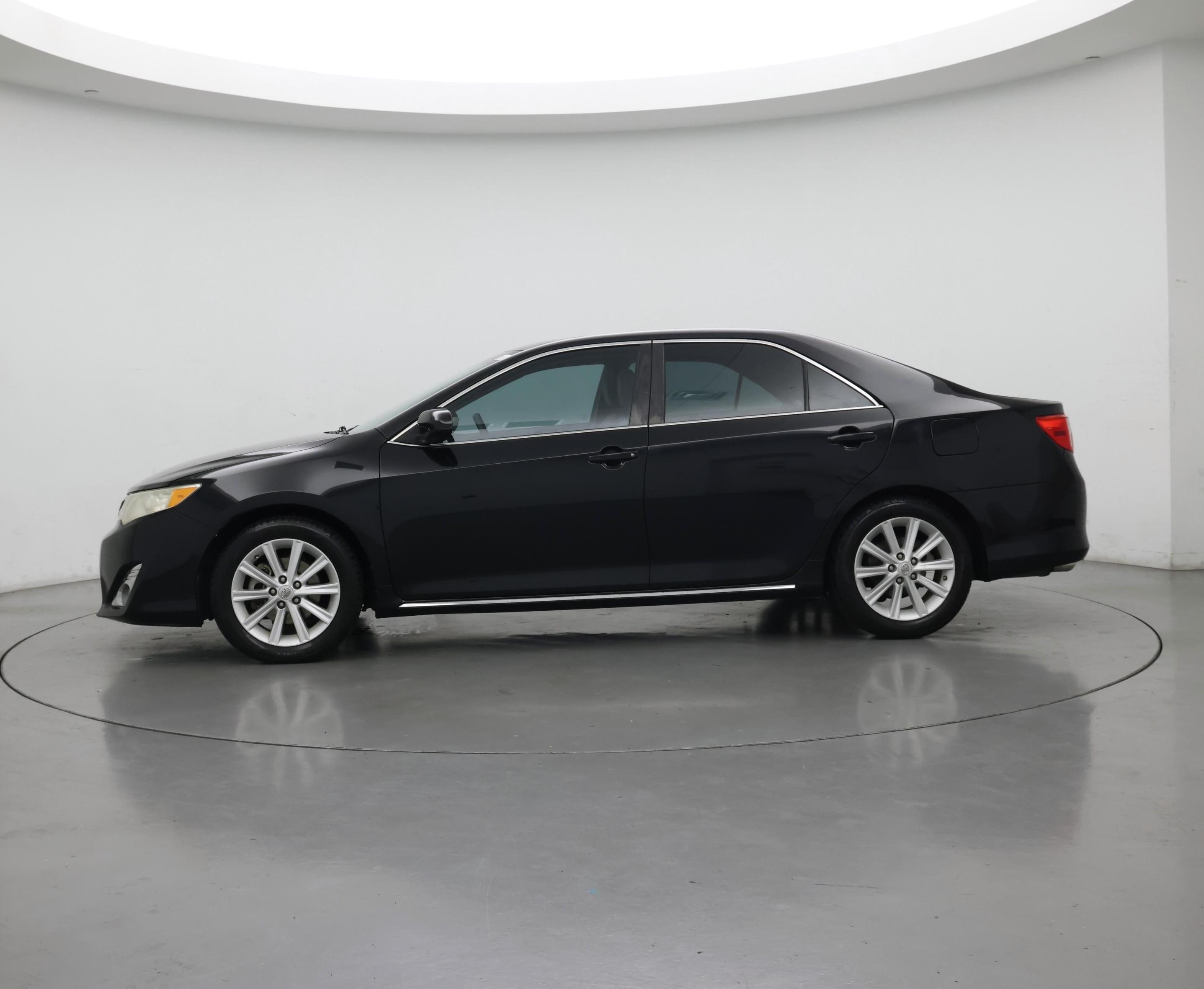 Thumbnail: 2014 Toyota Camry - 3