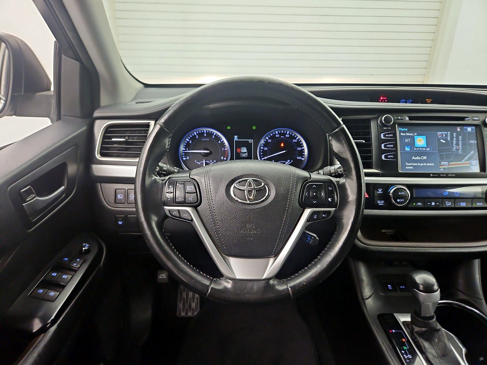 Thumbnail: 2017 Toyota Highlander - 10