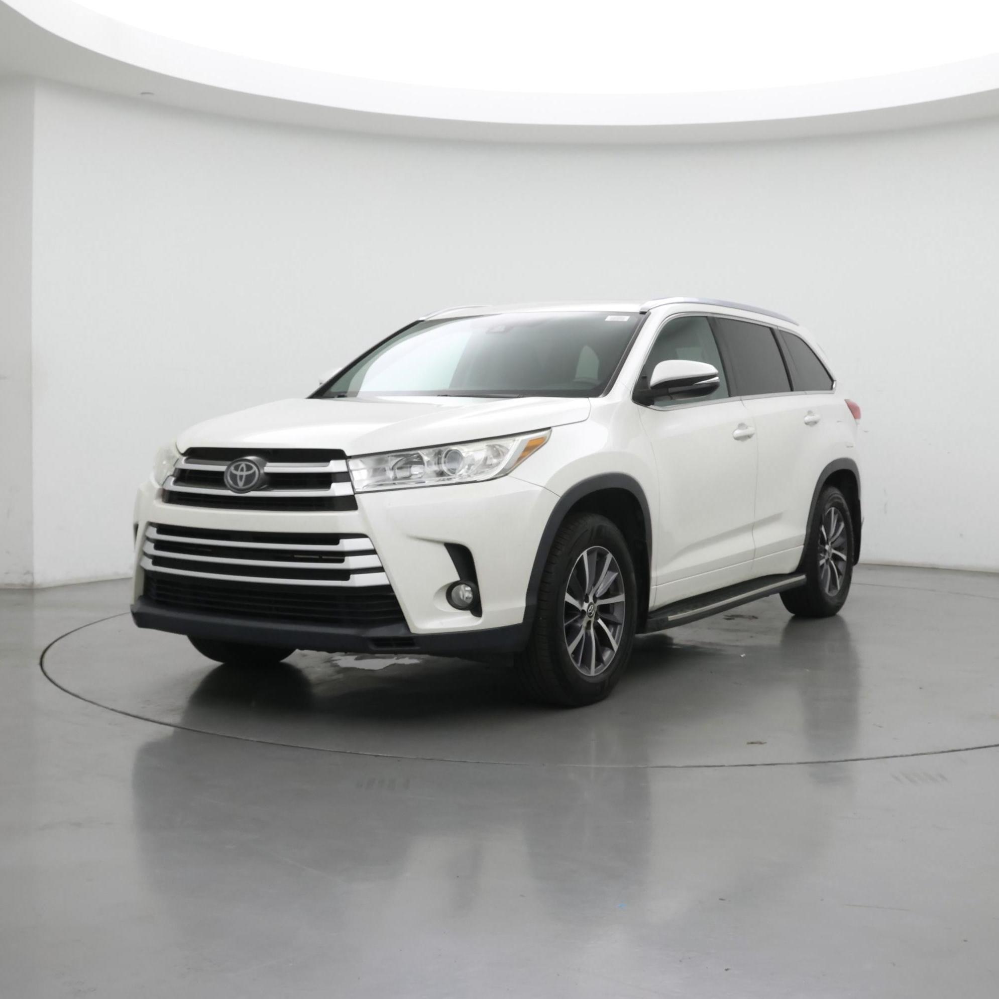 Thumbnail: 2017 Toyota Highlander - 4